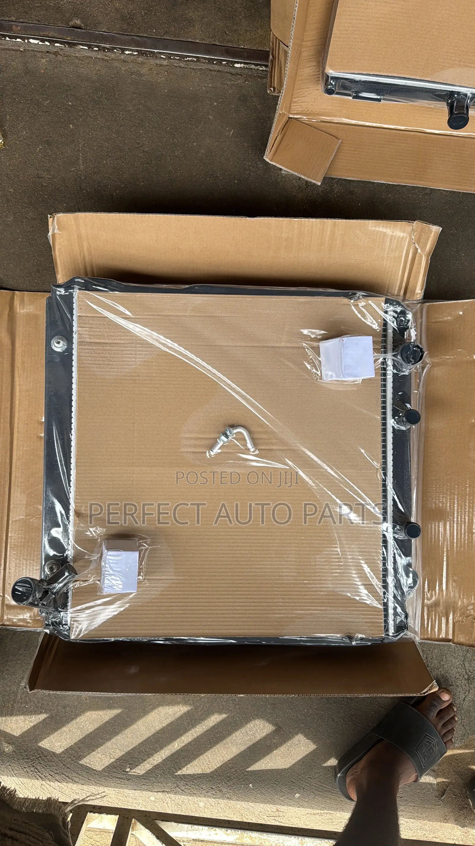 Toyota Coaster Radiator/ Water Tank