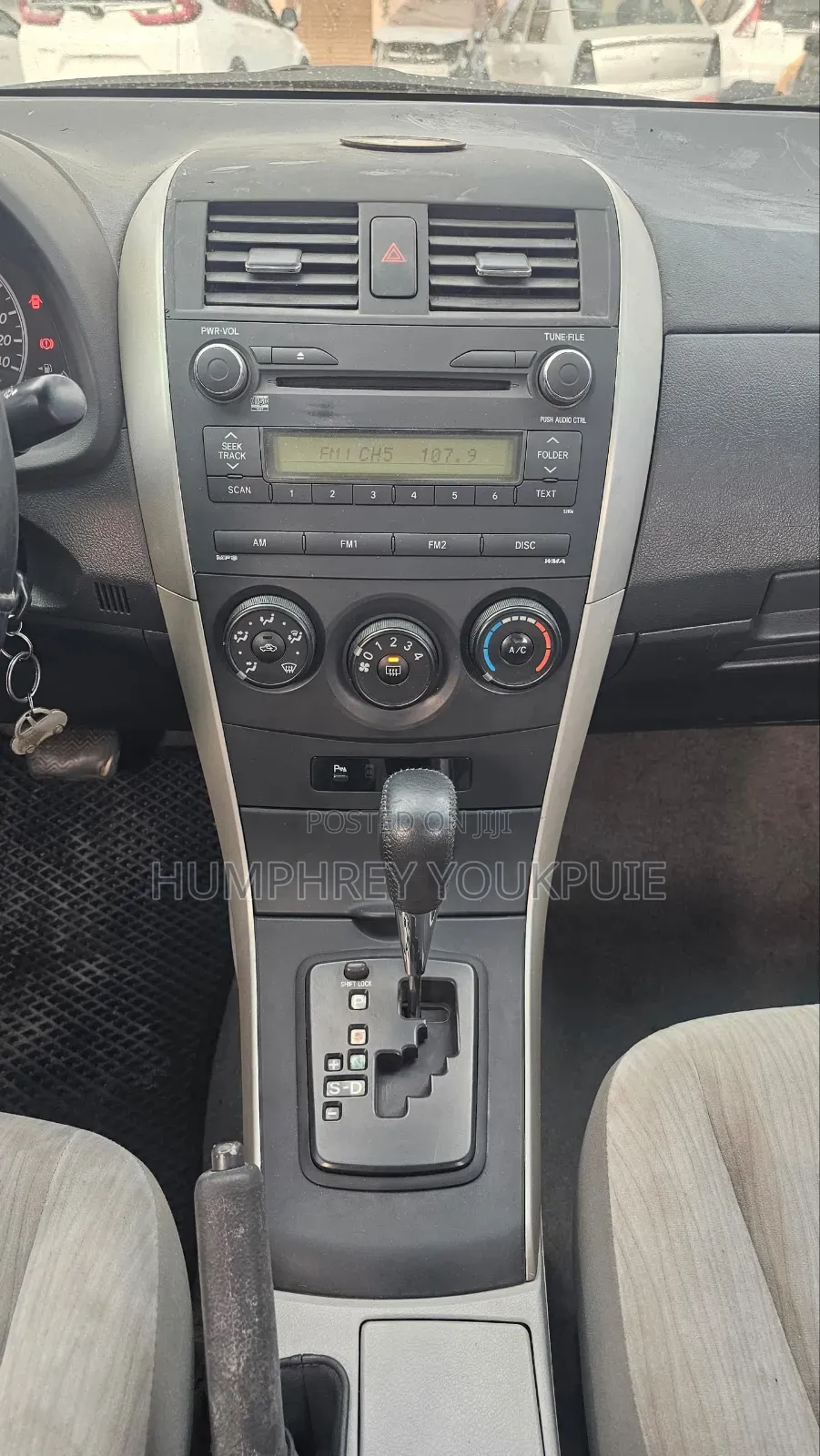 Toyota Corolla 2011 Silver
