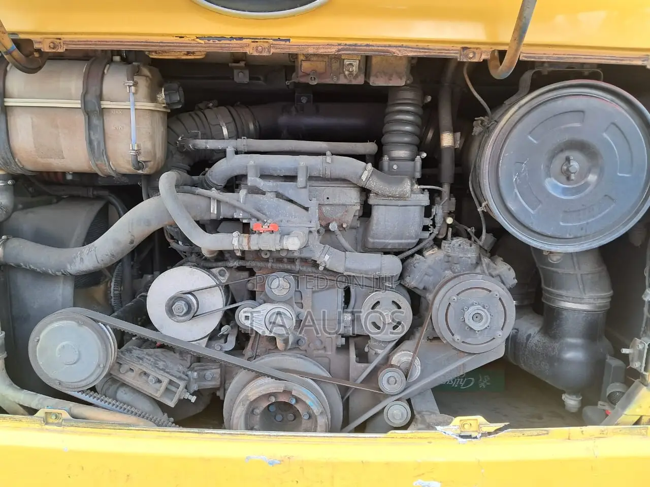Kia Granbird 2013 Yellow