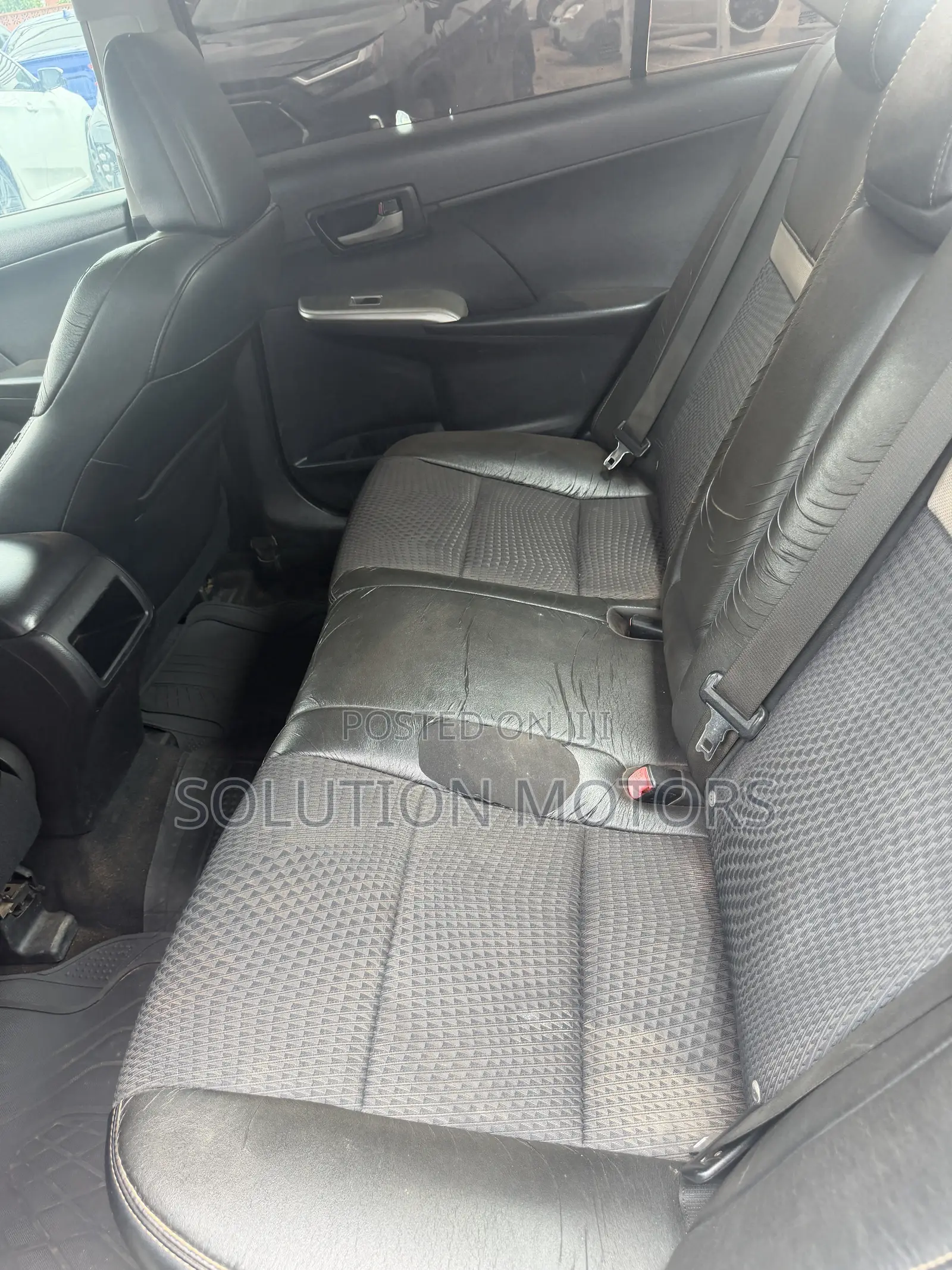 Toyota Camry SE 4dr Sedan (2.5L 4cyl 6A) 2014 White