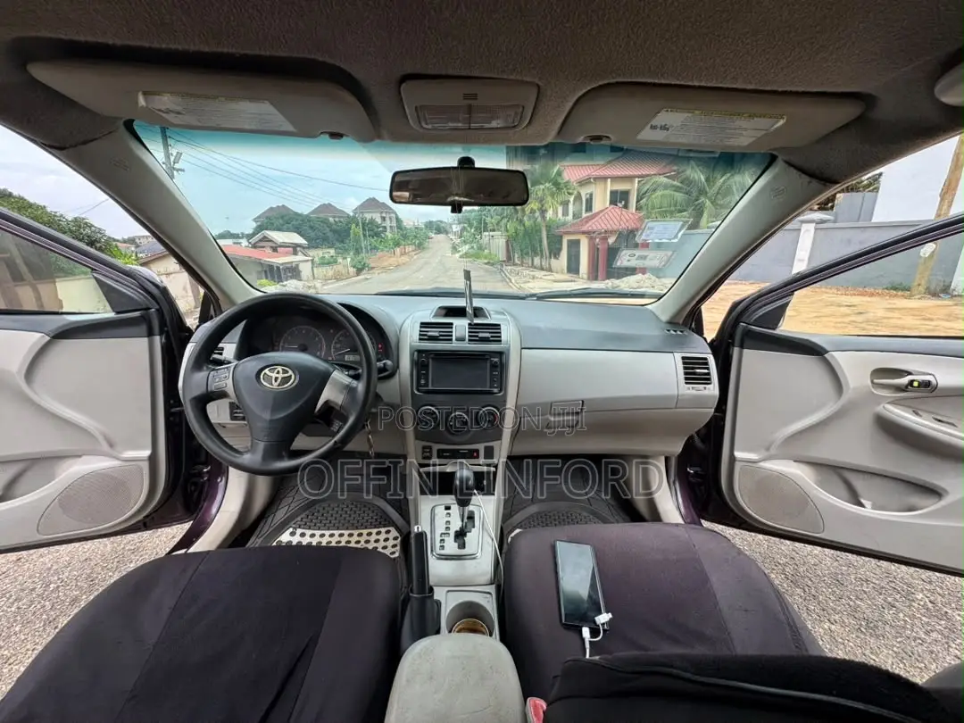 Toyota Corolla LE 4dr Sedan (1.8L 4cyl 4A) 2013 Burgundy