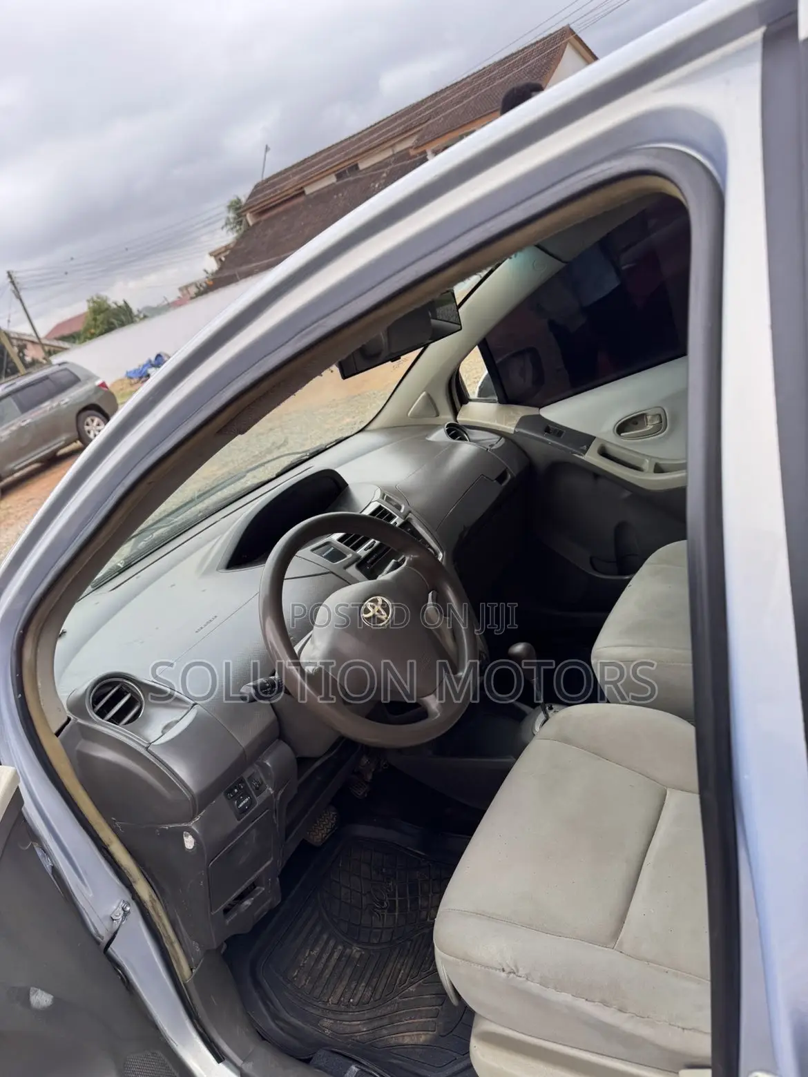 Toyota Vitz 2010
