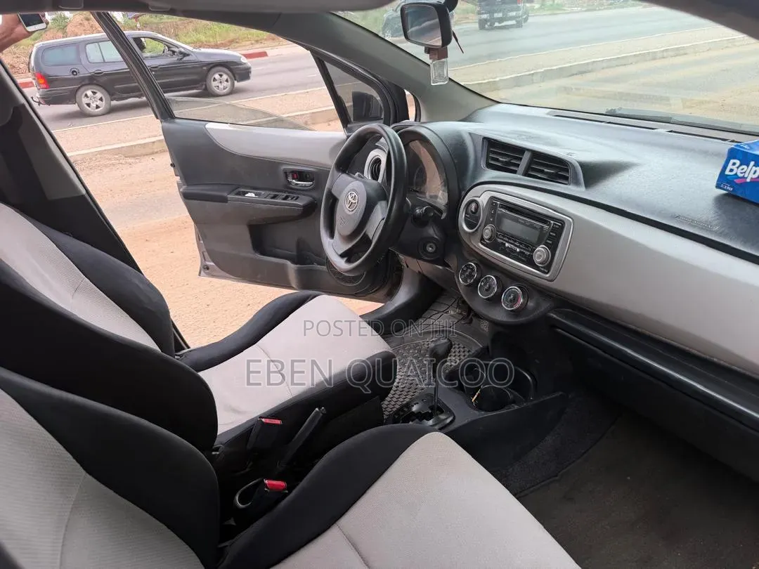Toyota Yaris 2012 Gray