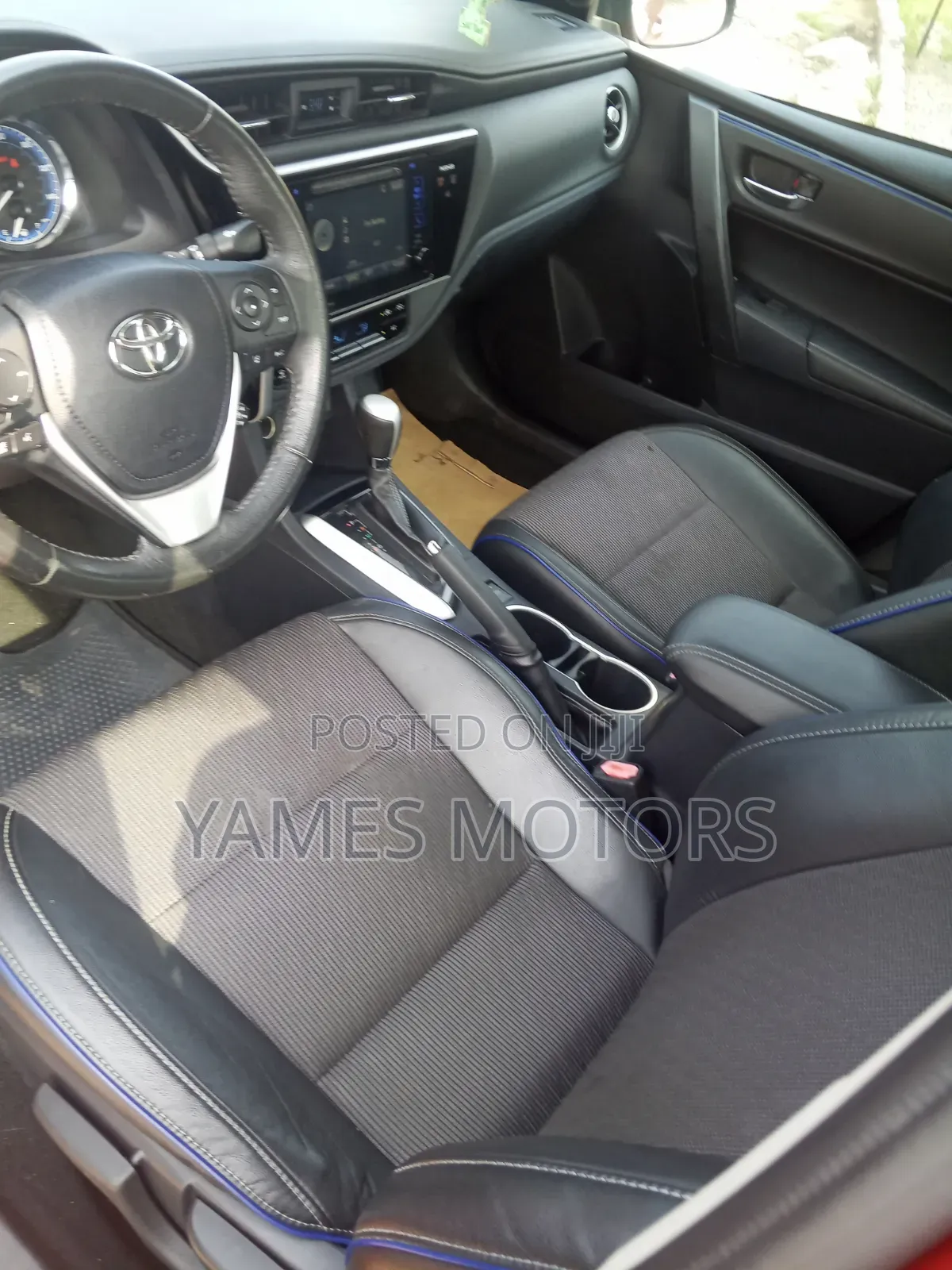 Toyota Corolla 2017 Red