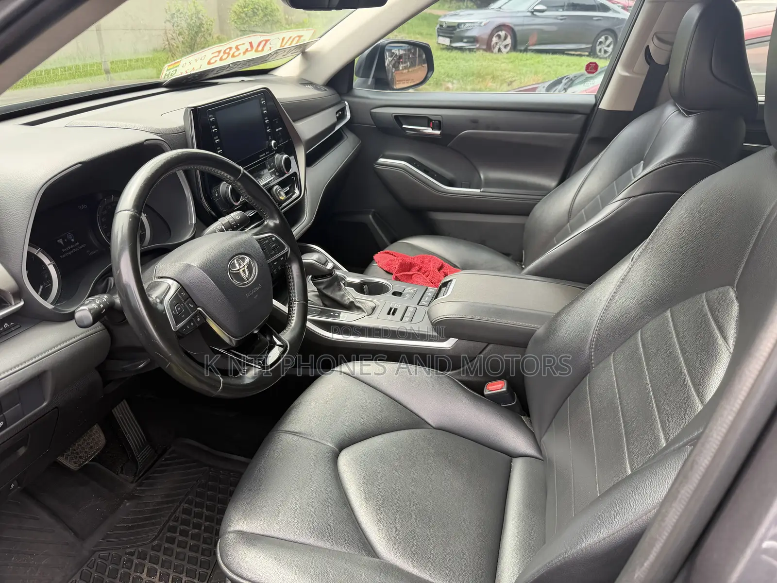 Toyota Highlander XLE 2021 Gray