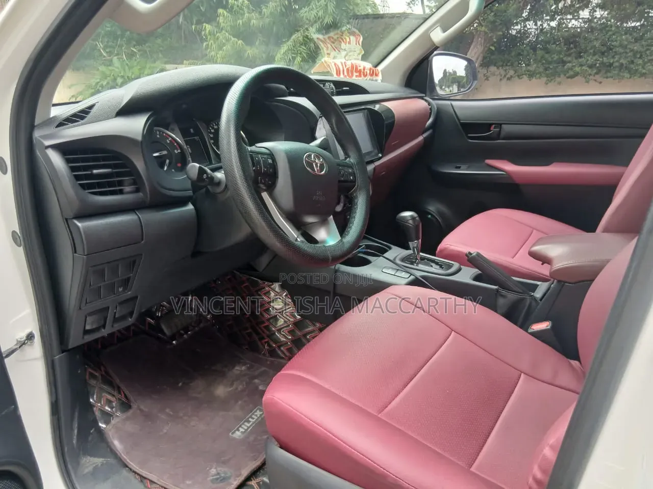 Toyota Hilux 2024 White