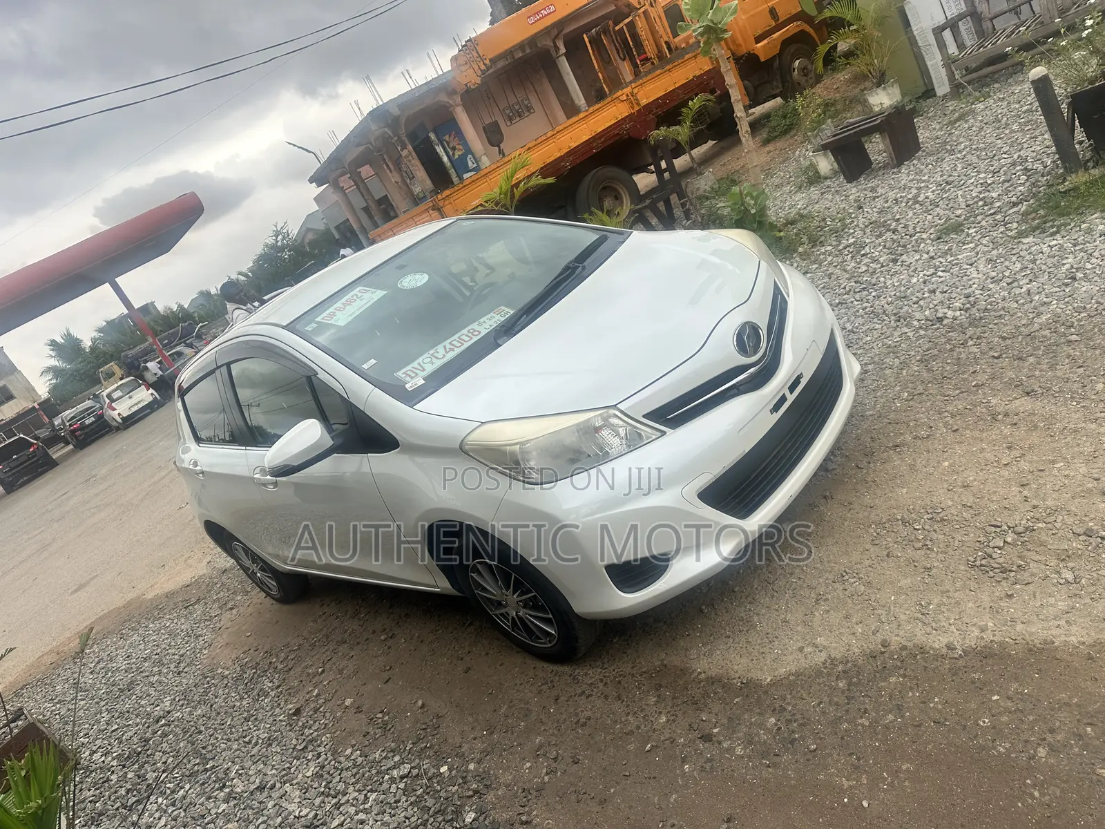 Toyota Vitz 2013 White