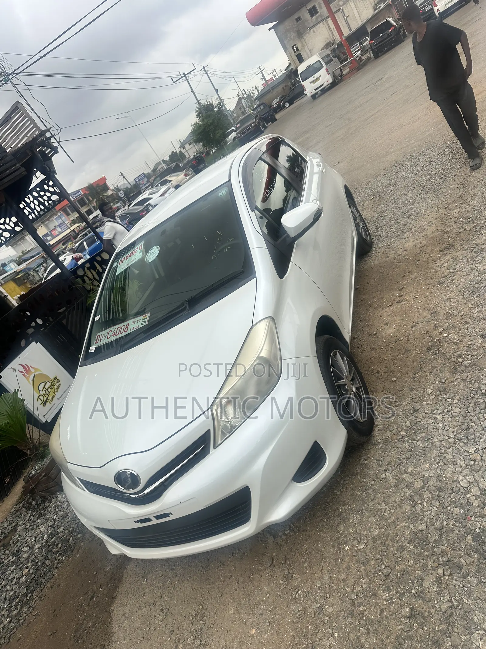 Toyota Vitz 2013 White