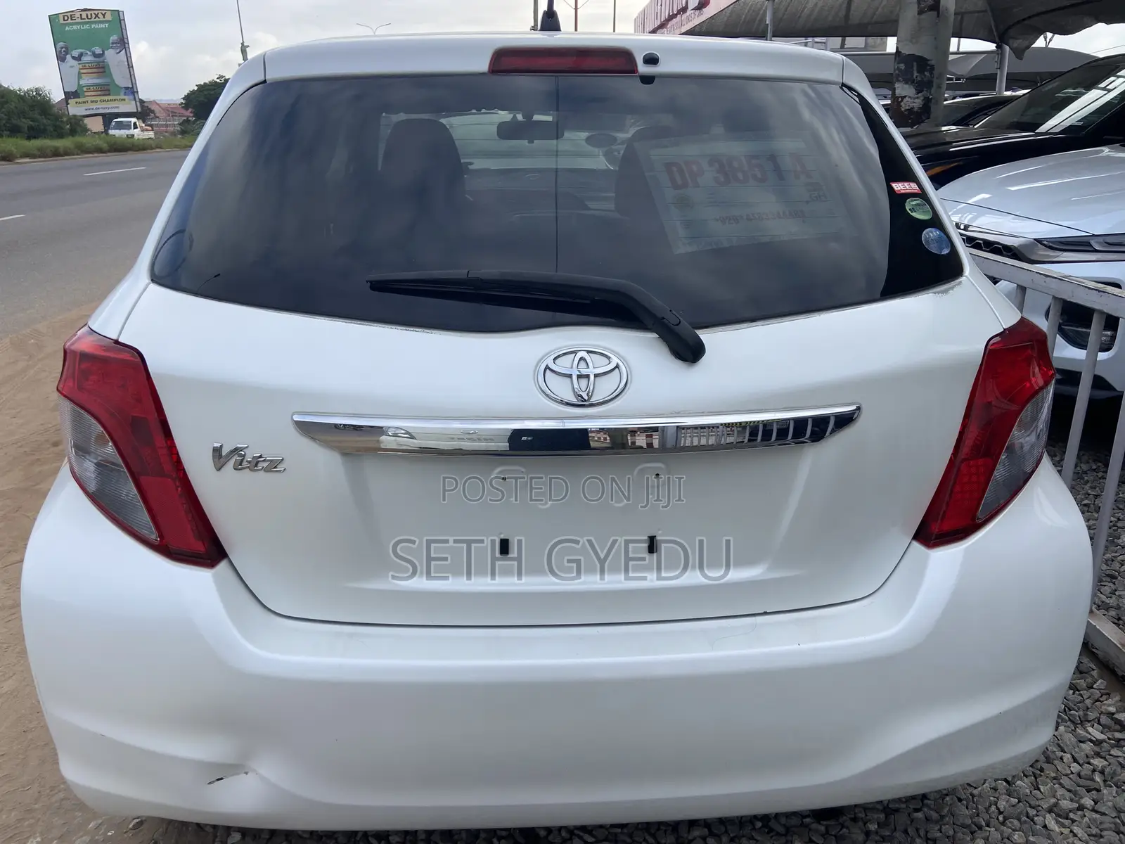 Toyota Vitz 2013 White