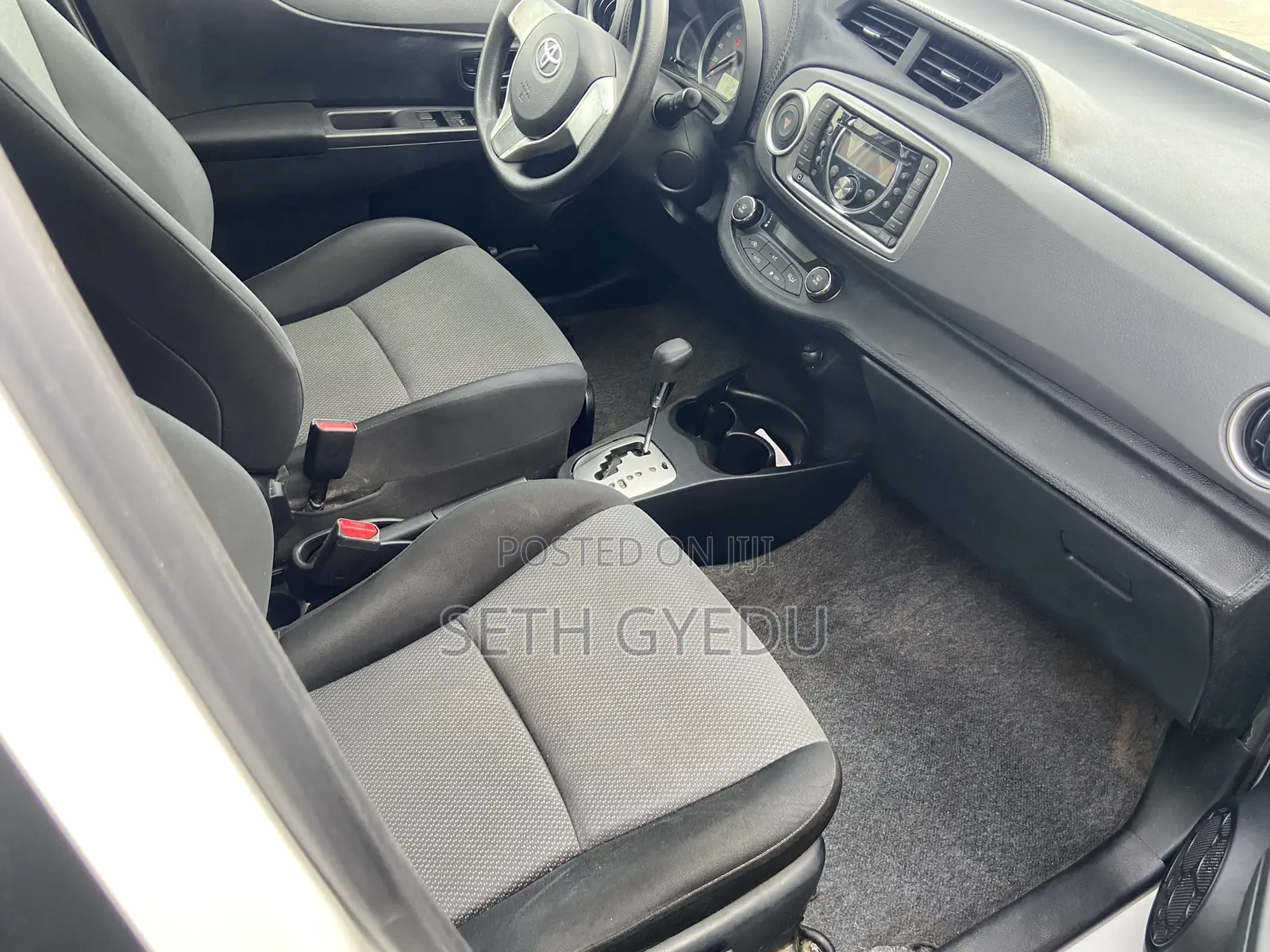 Toyota Vitz 2013 White