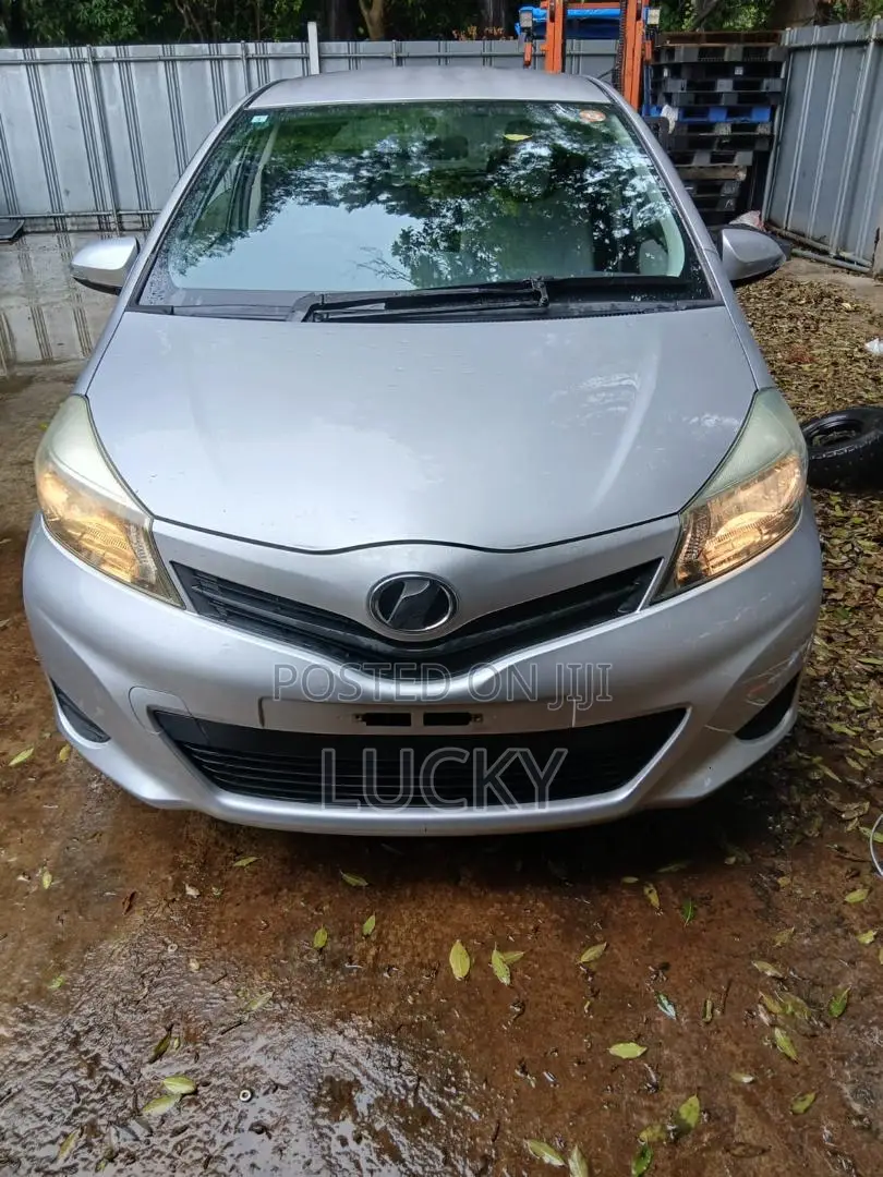 Toyota Vitz 1.3 FWD 5dr 2014