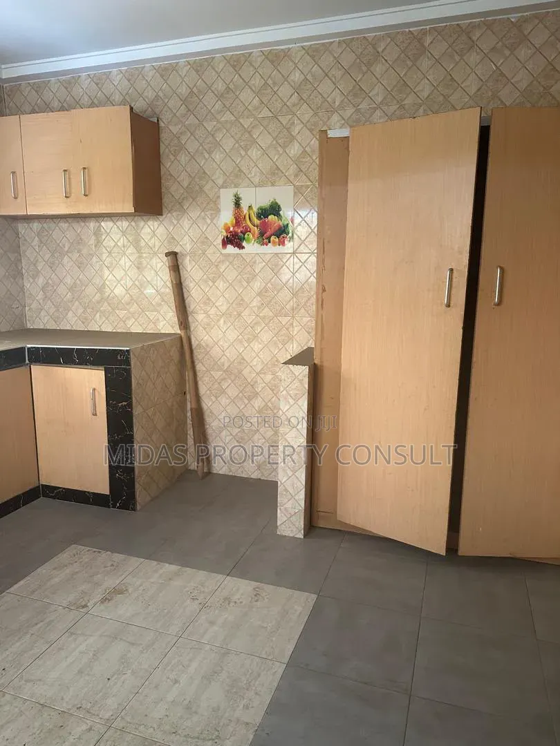 3bdrm House in Katamanso, Accra Metropolitan for sale