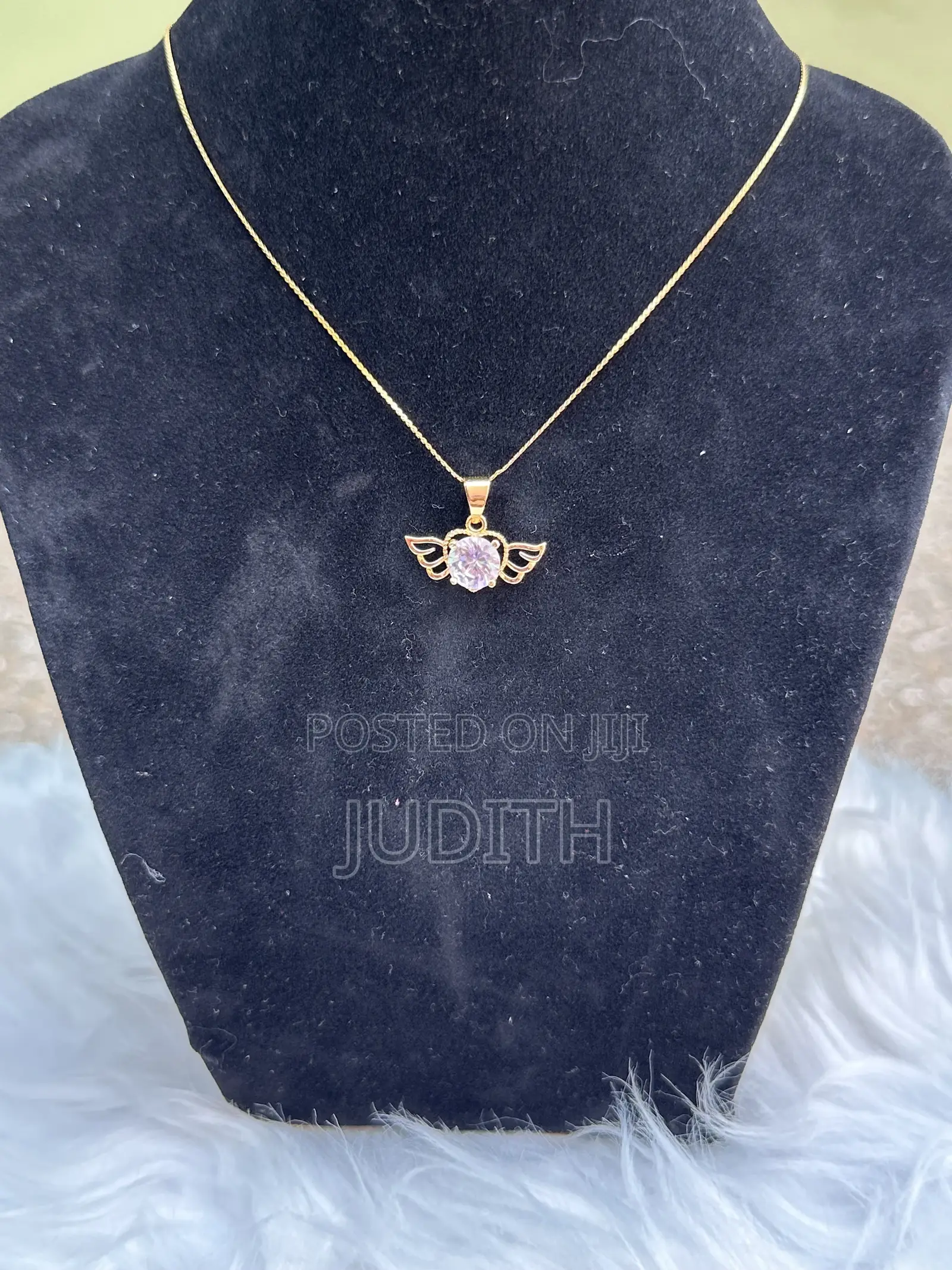 Elegant Ladies Necklaces