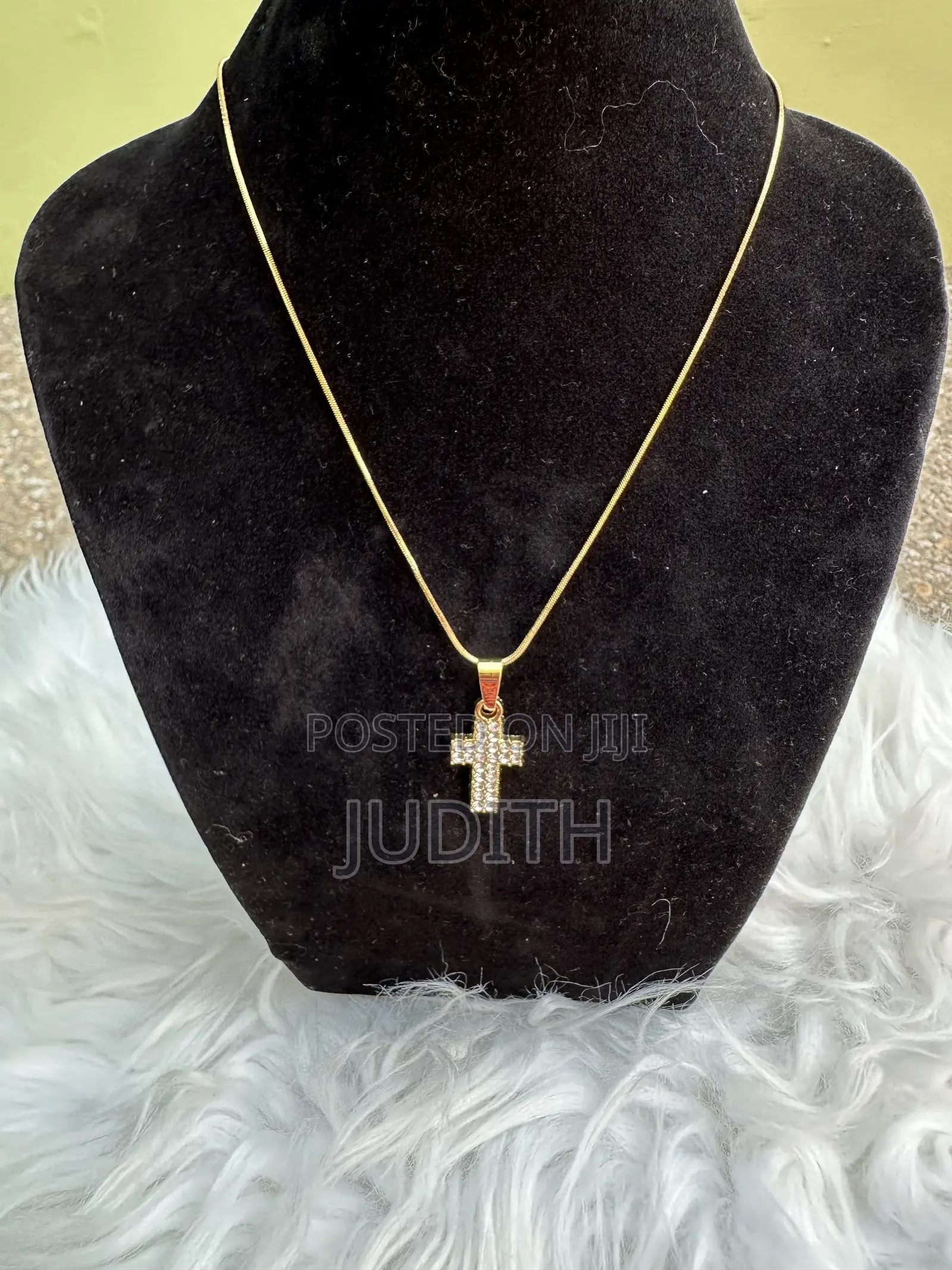 Elegant Ladies Necklaces