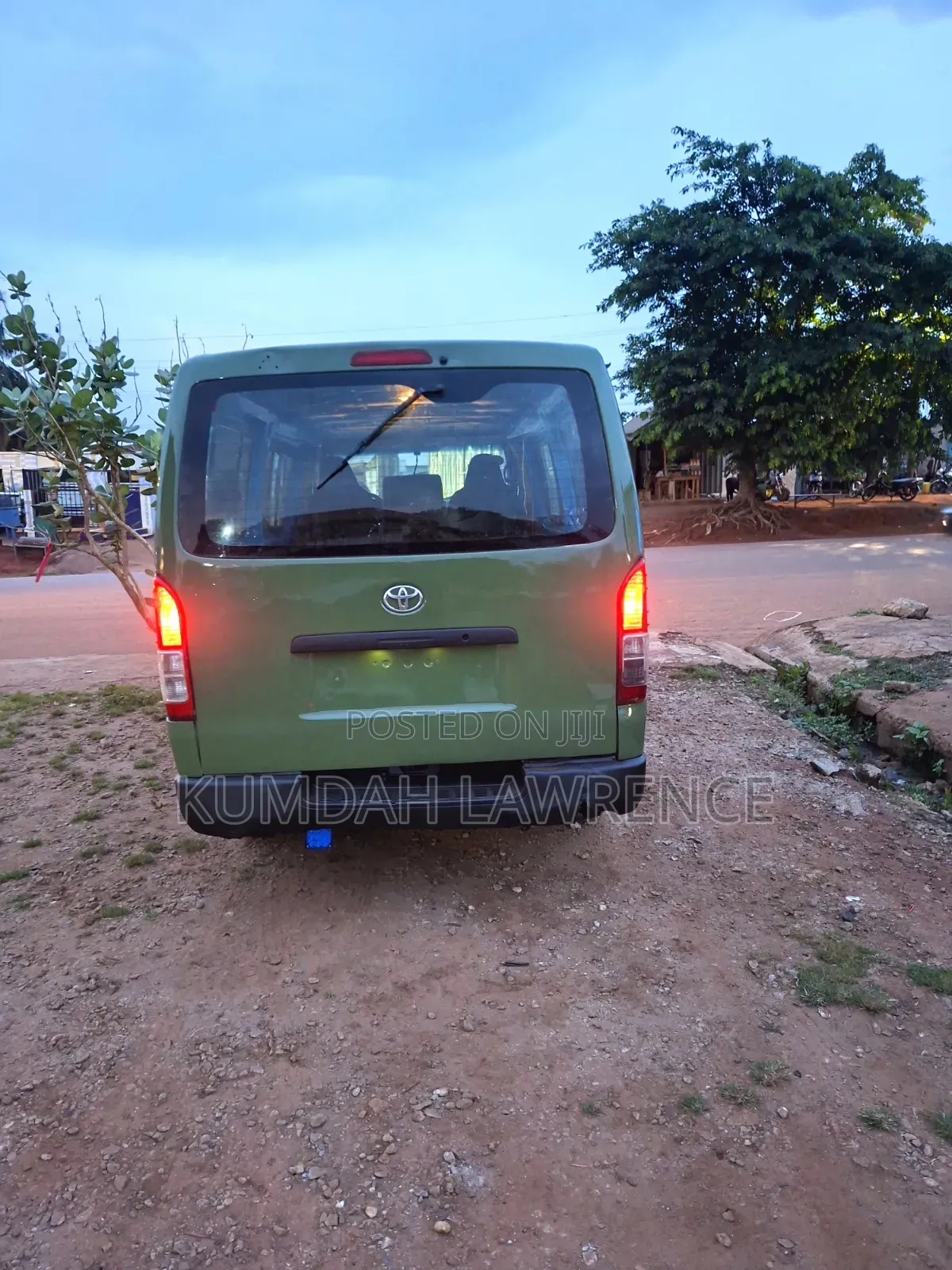Toyota HiAce 2011 Green