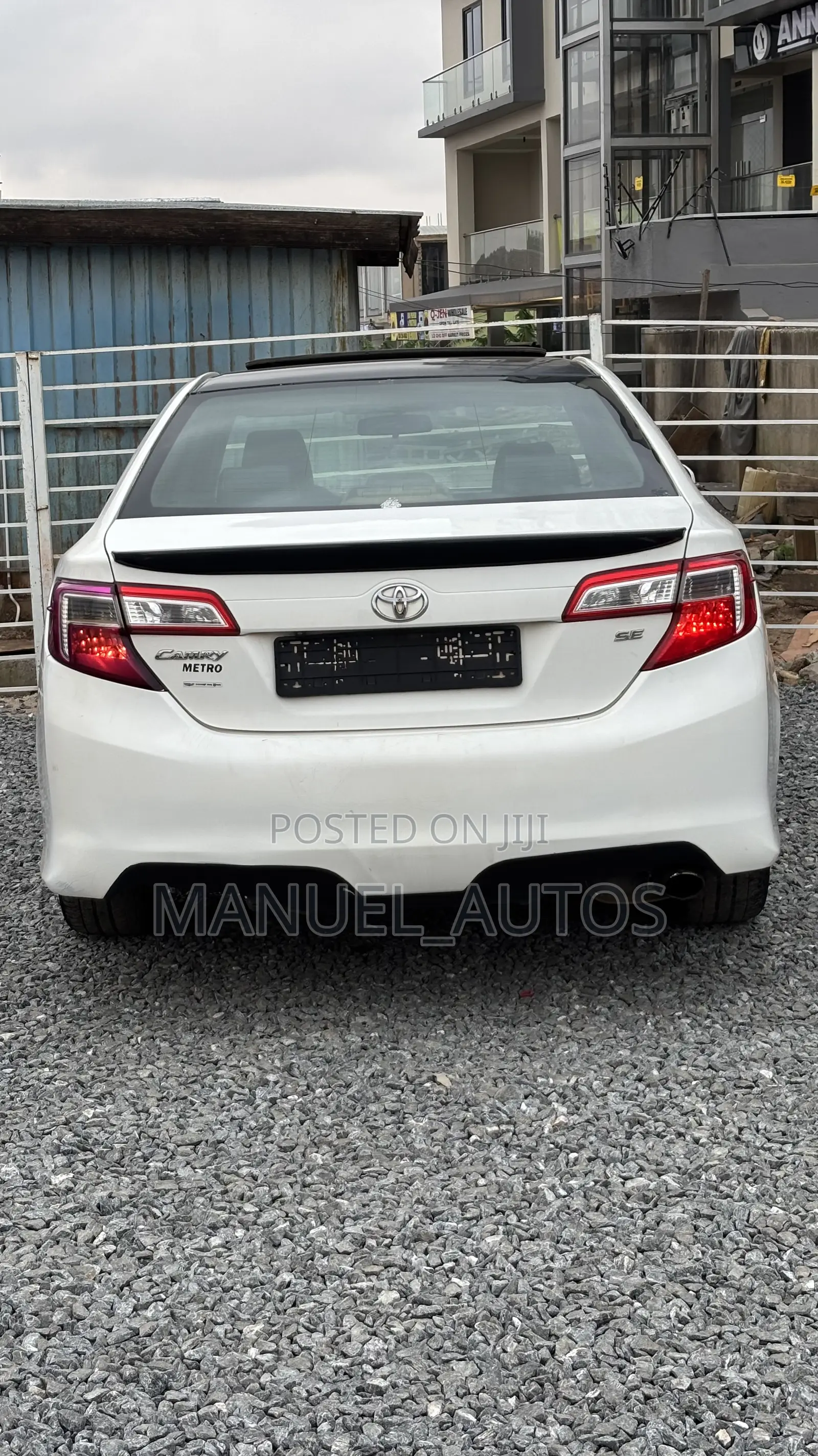 Toyota Camry SE 4dr Sedan (2.5L 4cyl 6A) 2014 White