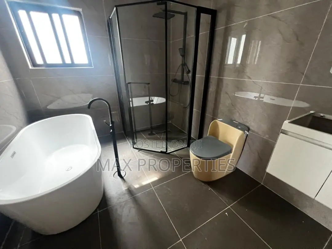 Furnished 4bdrm House in Lake Side Estate for sale