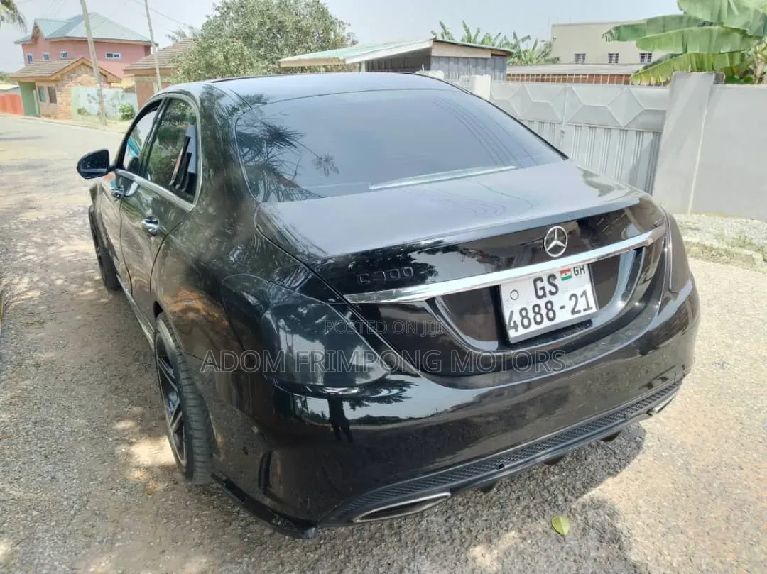 Mercedes-Benz C300 2016 Black