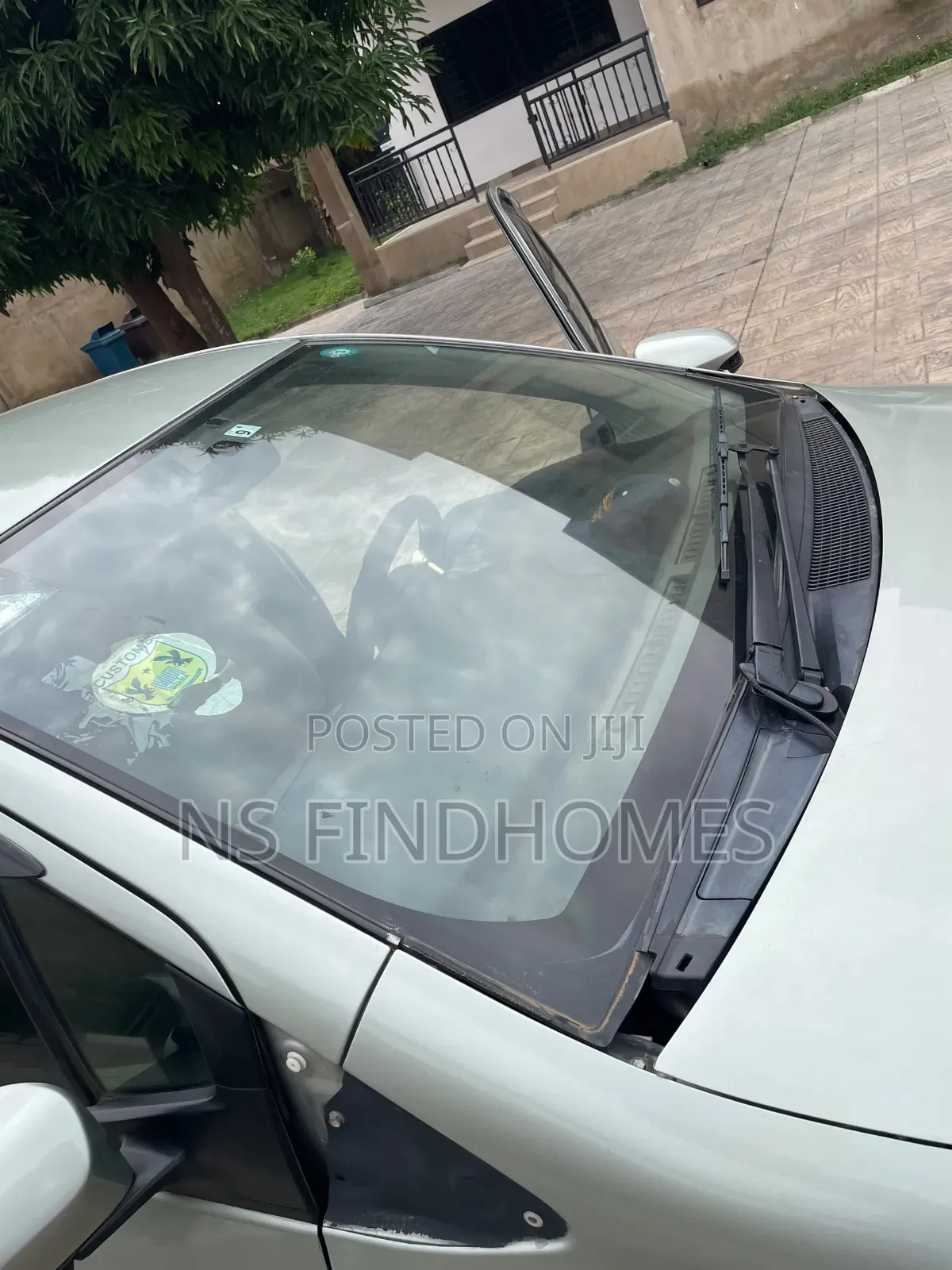 Toyota Vitz 1.3 AWD 5dr 2012 Gray