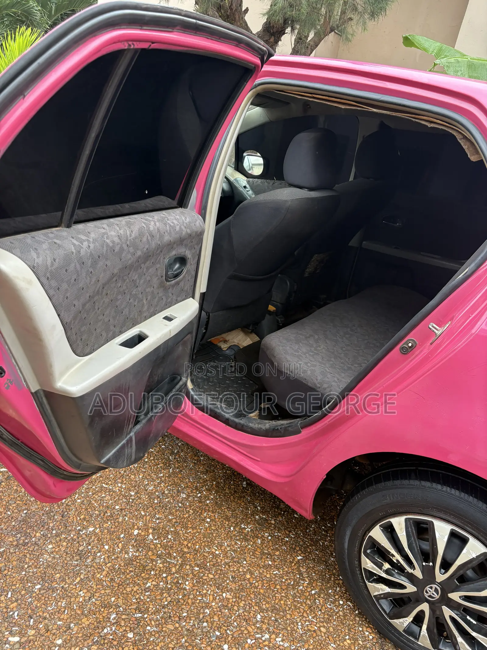 Toyota Vitz 1.3 AWD 5dr 2009 Pink
