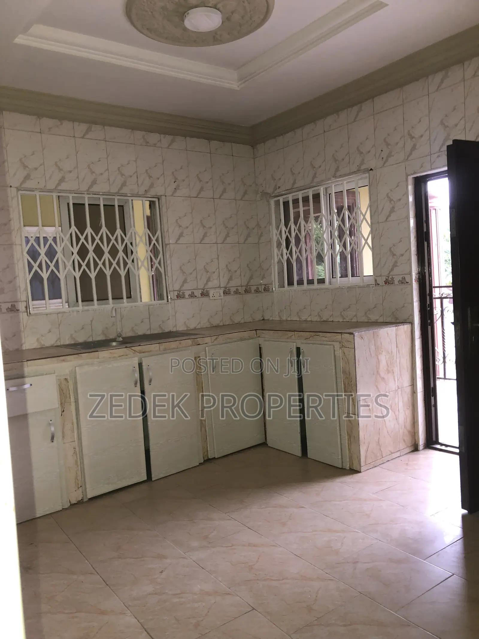 2bdrm Apartment in Ashomang for rent