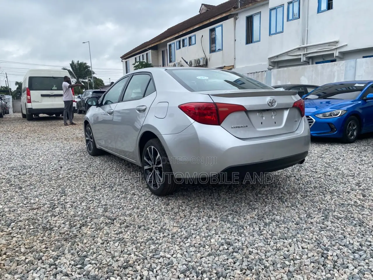 Toyota Corolla SE (1.8L 4cyl 2A) 2019 Silver