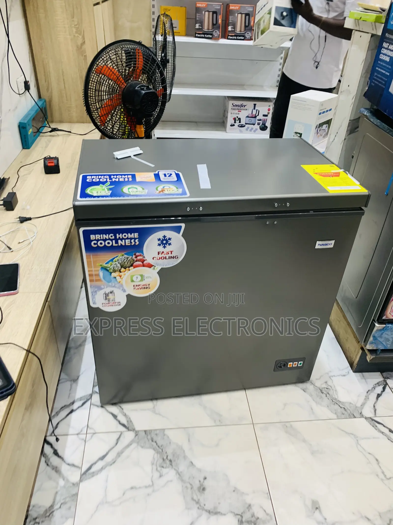 251L Chest Freezer Is by Me Door Nasco