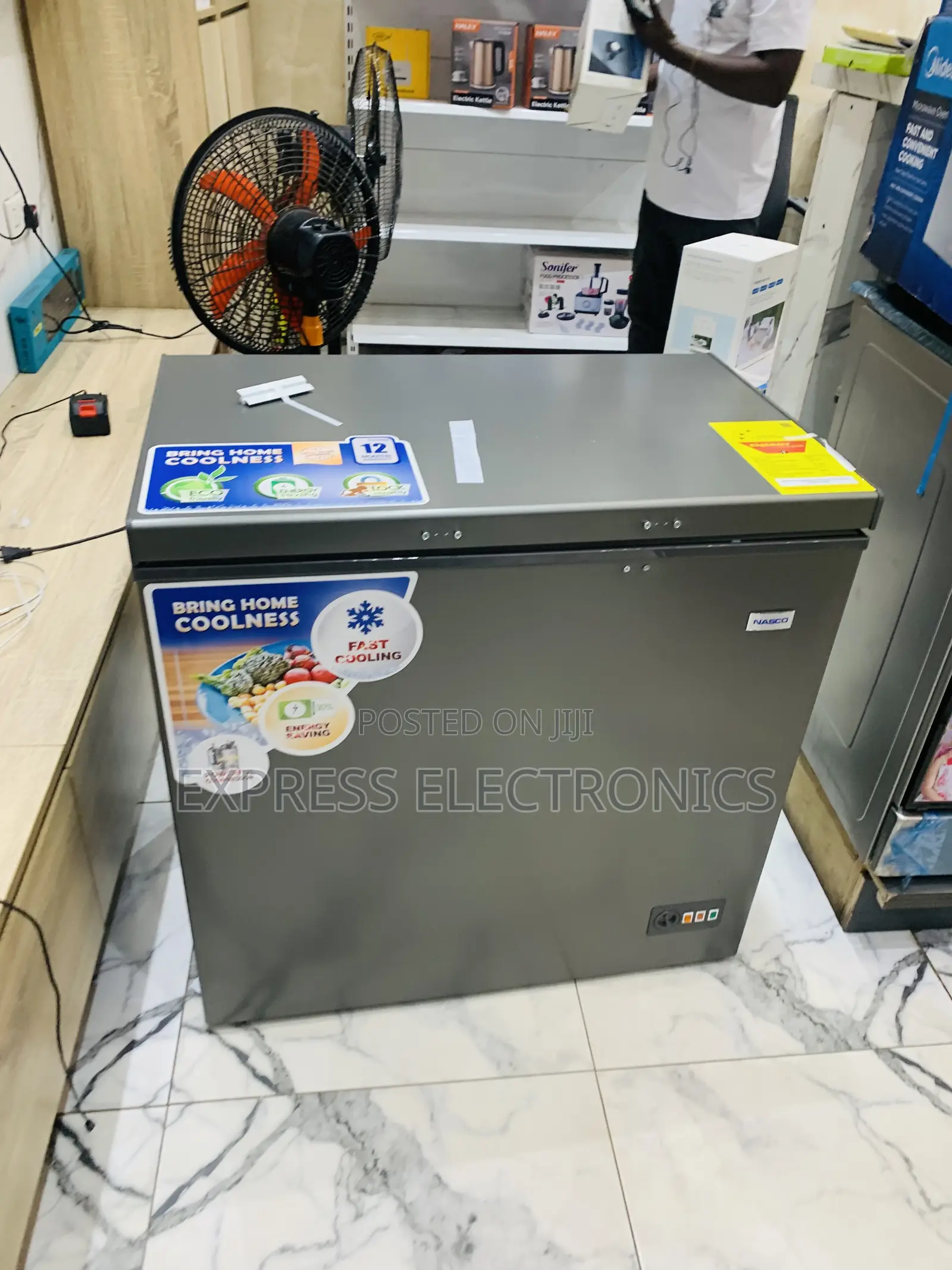 251L Chest Freezer Is by Me Door Nasco