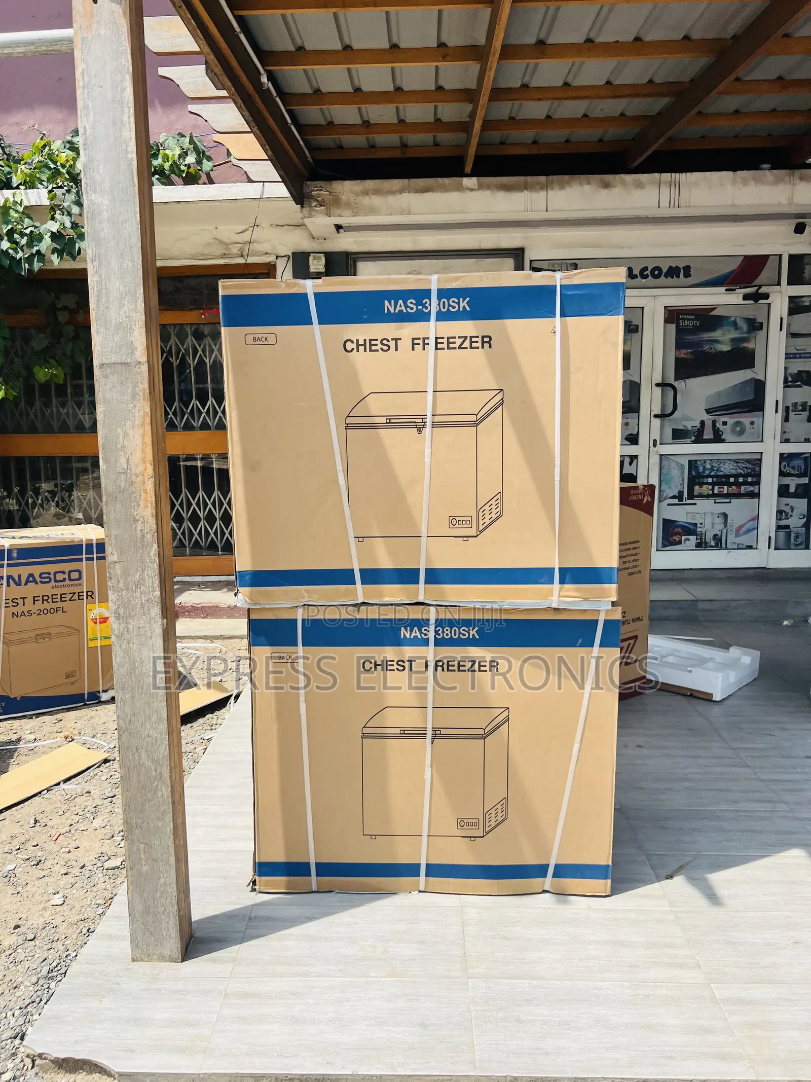 Lovely New Grey Chest Nasco NAS-300fl 251L