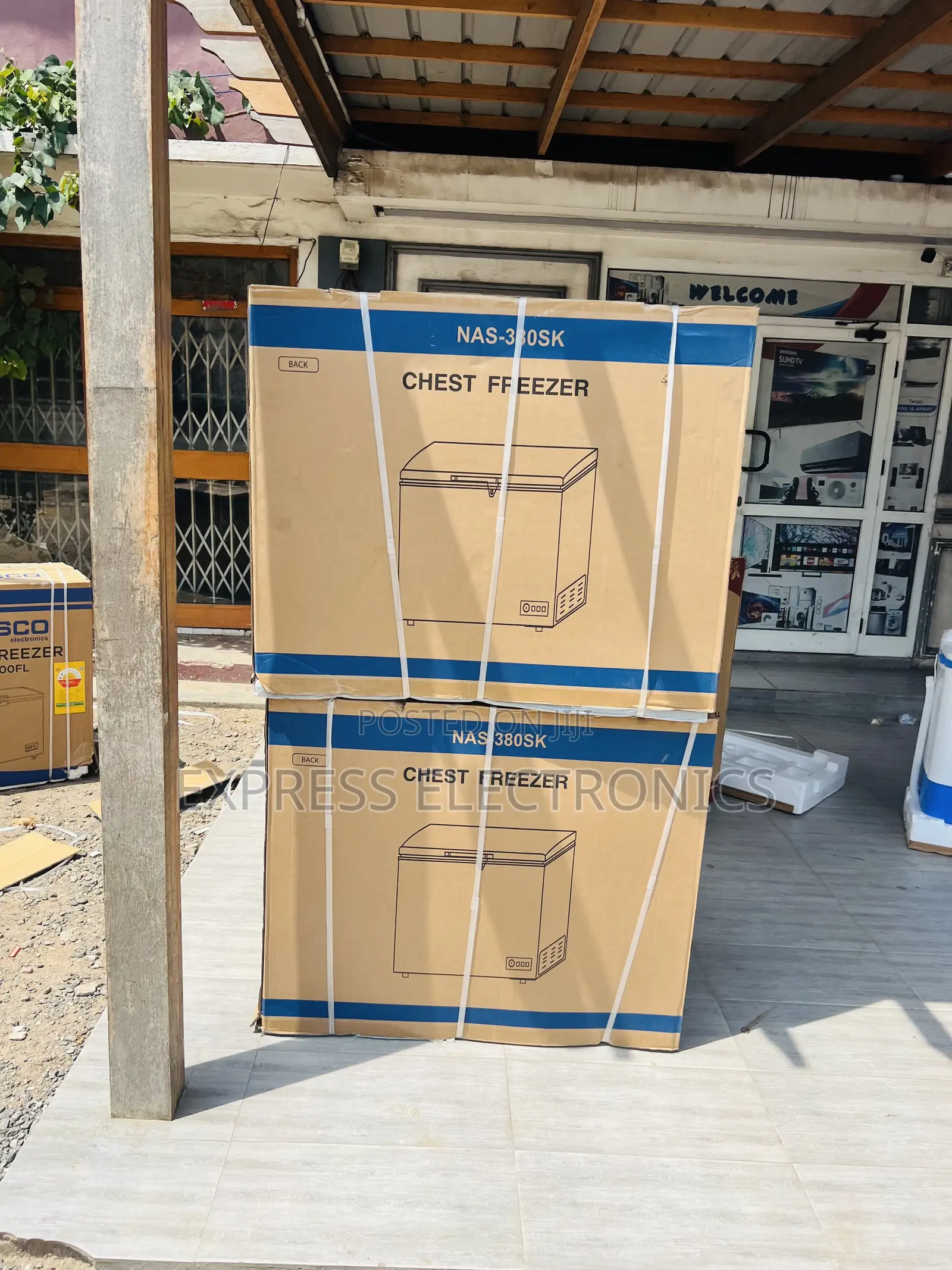 Lovely New Grey Chest Nasco NAS-300fl 251L