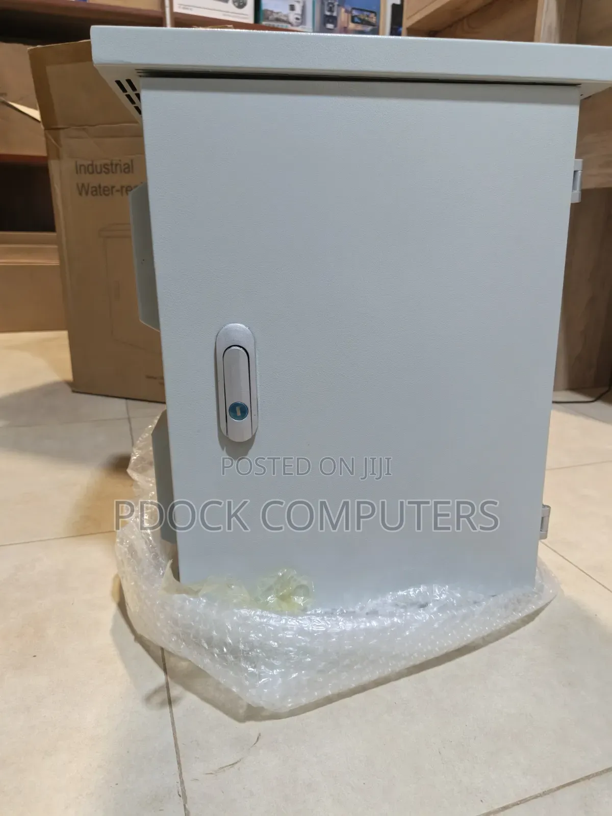 Industrial Water-Resistant Box Outdoor IP65/IP67