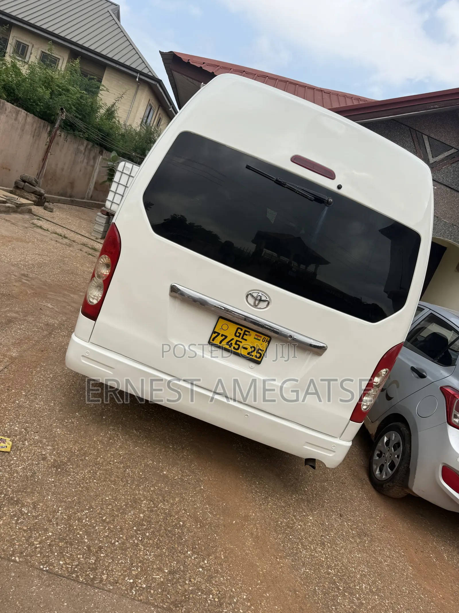 Toyota HiAce 2012 White