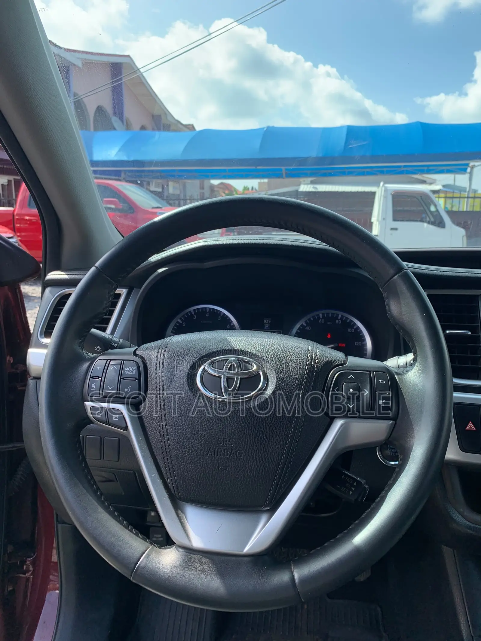 Toyota Highlander LE 4x2 (2.7L 4cyl 6A) 2017 Red
