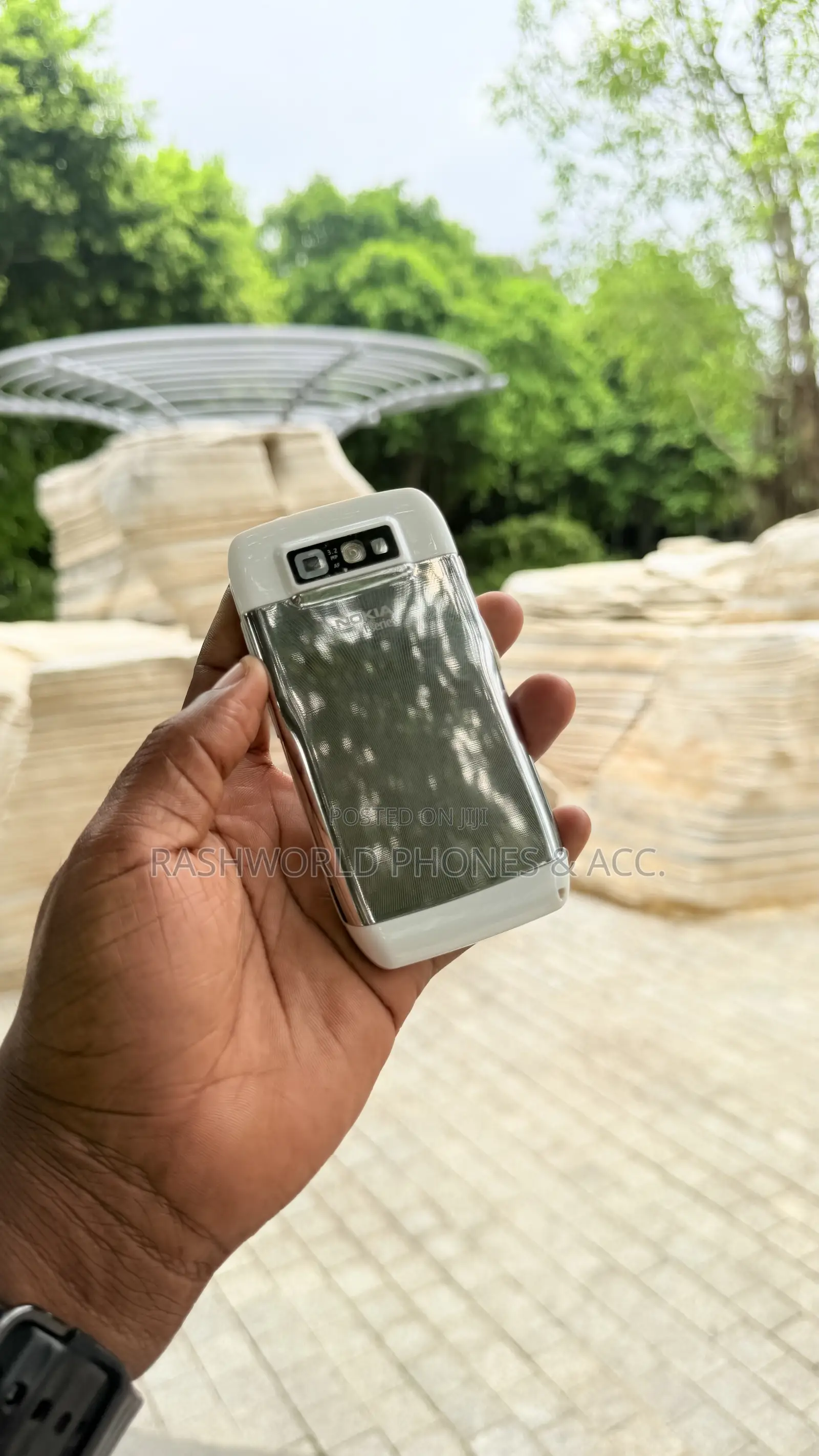 Nokia E71 White