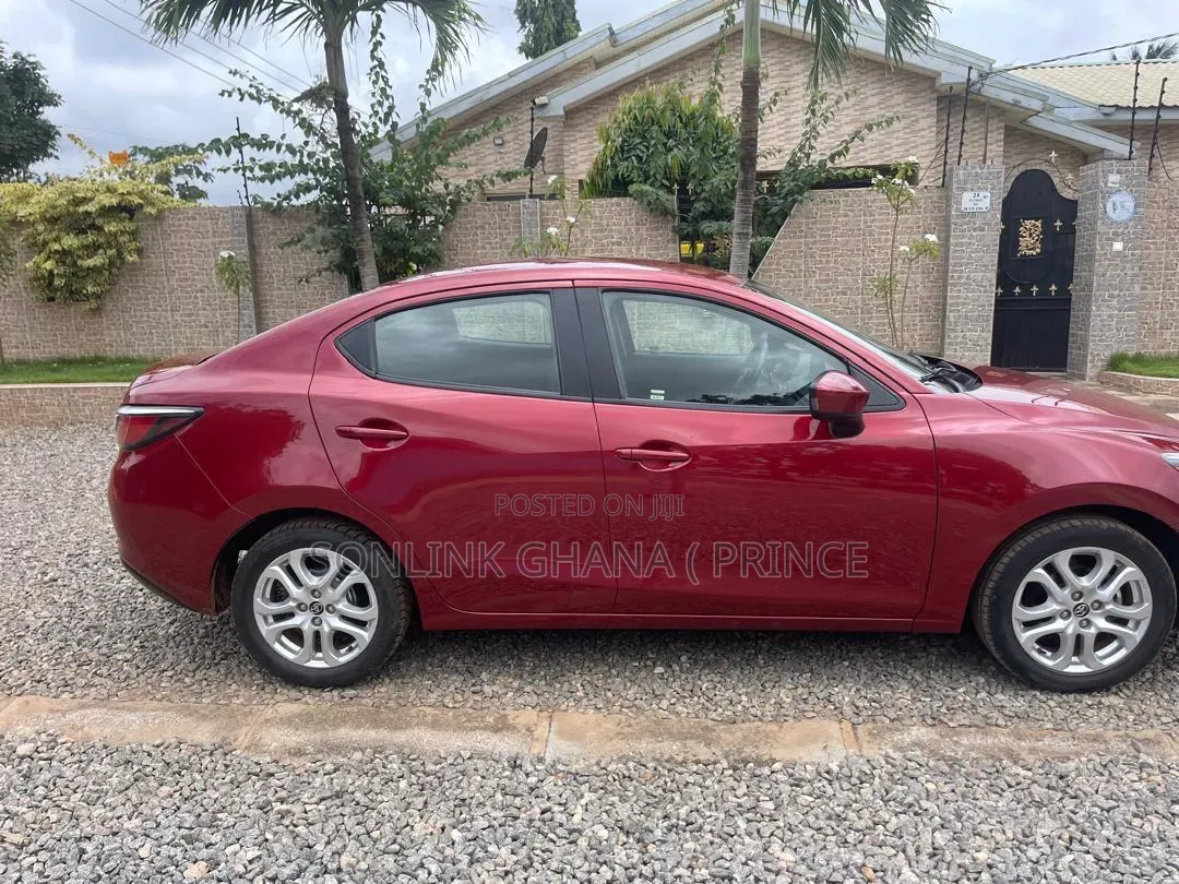 Toyota Yaris iA 1.5 FWD 2018 Red
