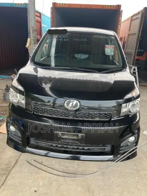 Toyota Voxy 2012 Black