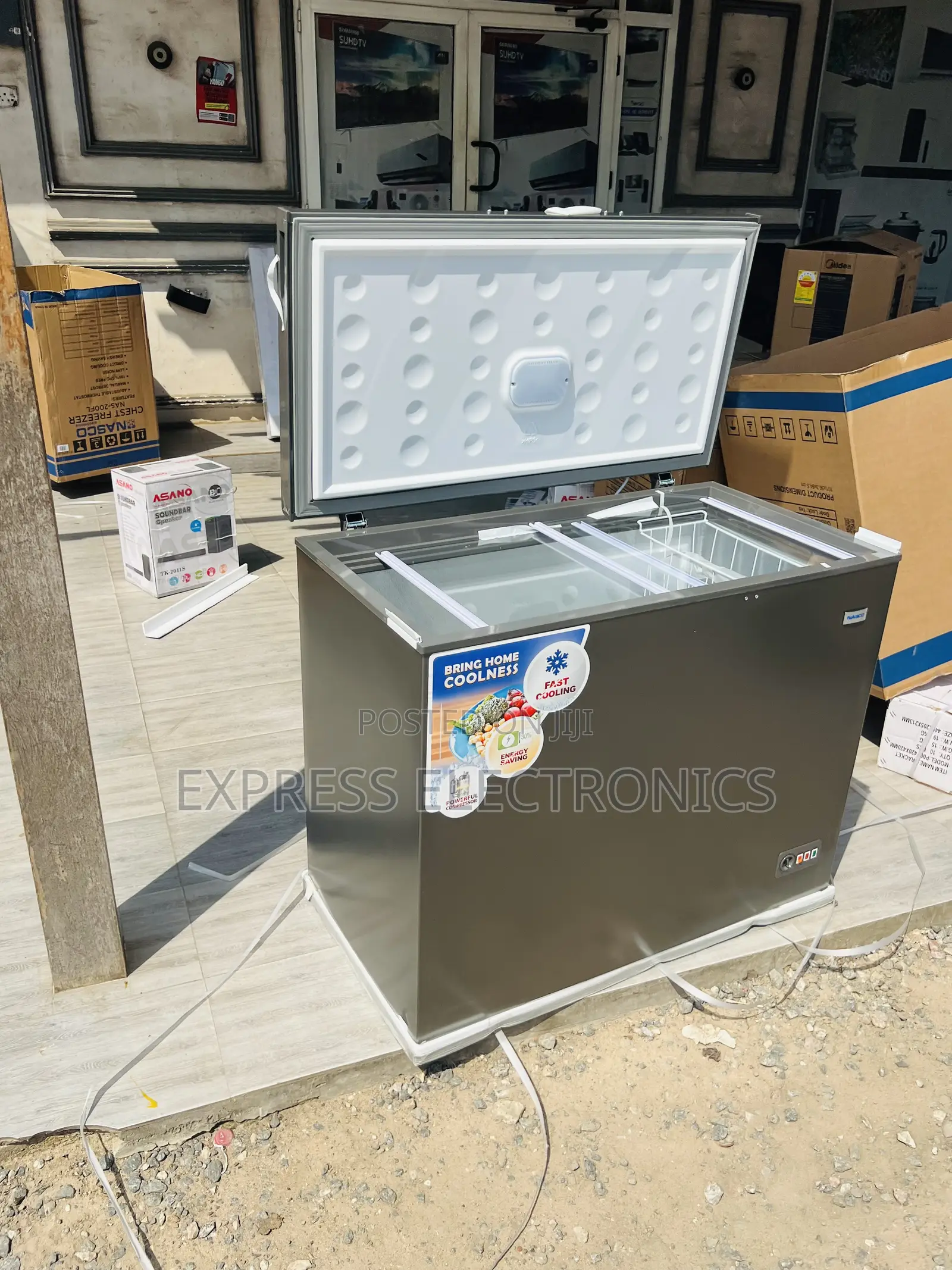 Place Your Own Nasco NAS-380L Chest Freezer Single Door 