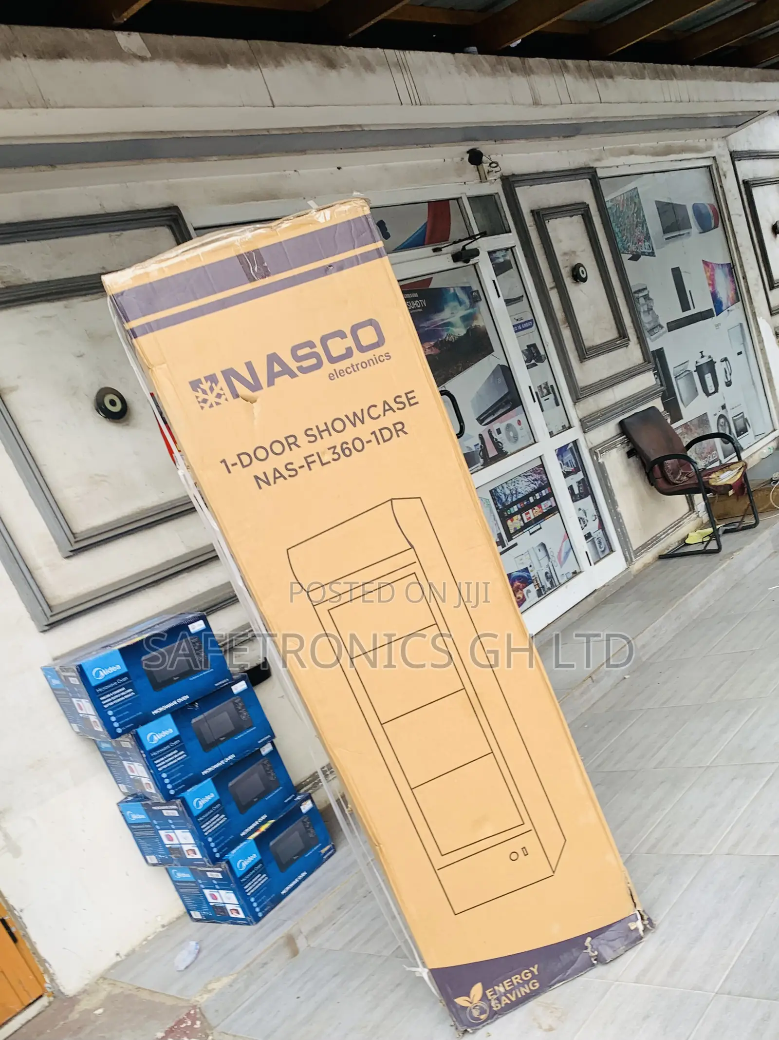 Recommend Glass Nasco NAS-FL360-1DR 298-Liter Single-Door Display