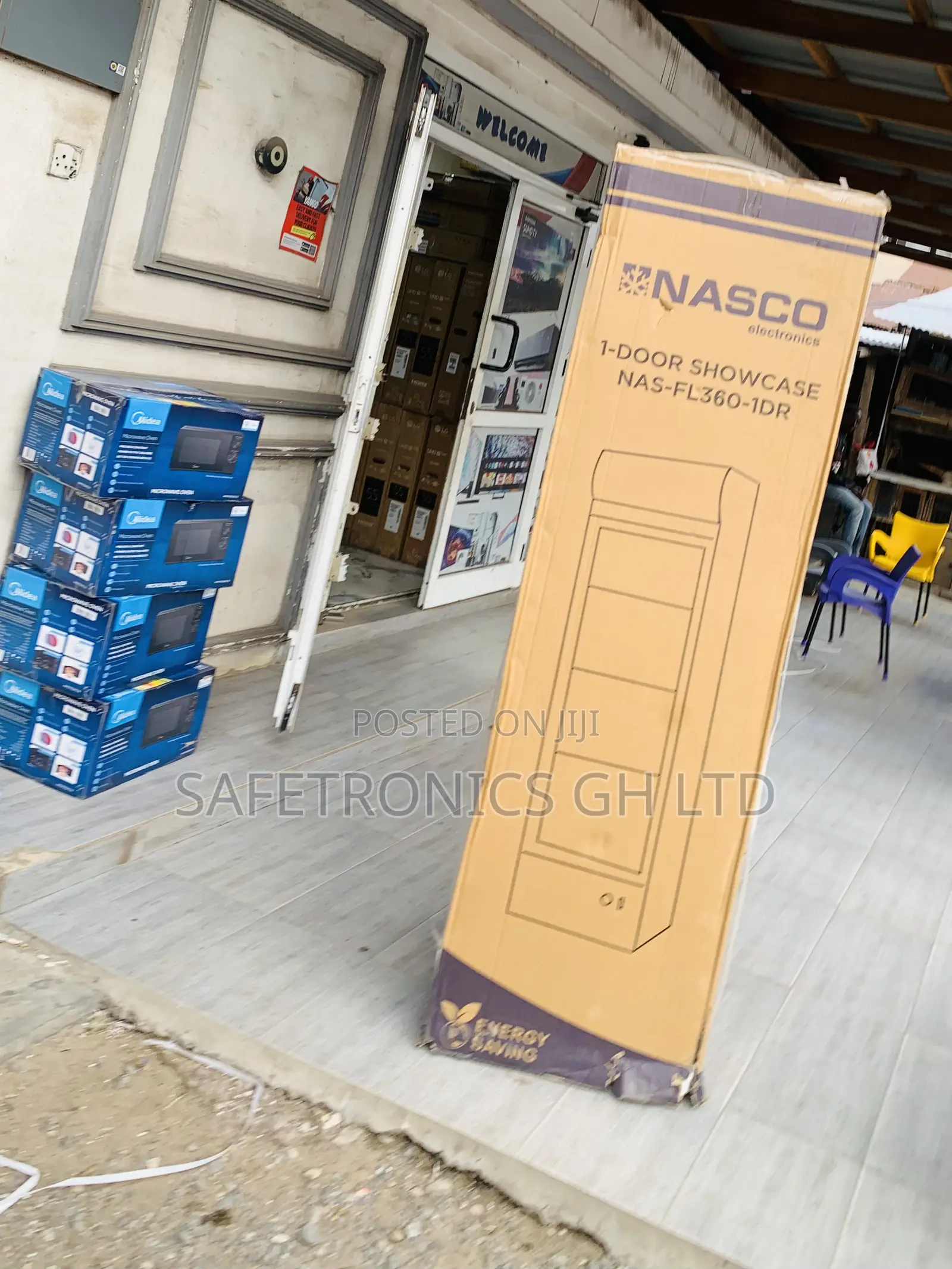 Classic Best Nasco NAS-FL360-1DR 298-Liter Single-Door Display