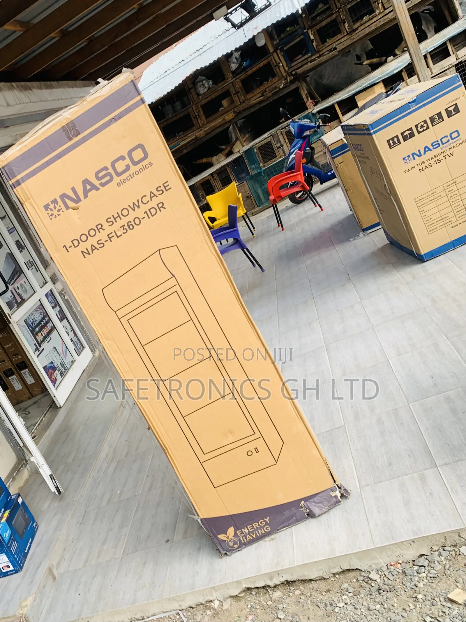 Check Out Nasco NAS-FL360-1DR 298-Liter Single-Door Display