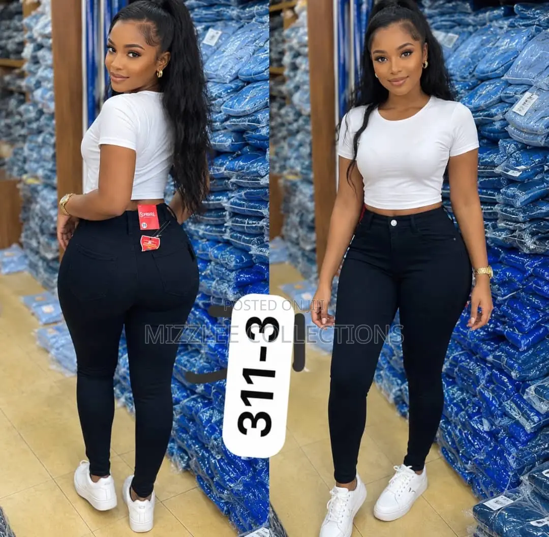 Quality Ladies Stretchy Black Jeans in 28-36