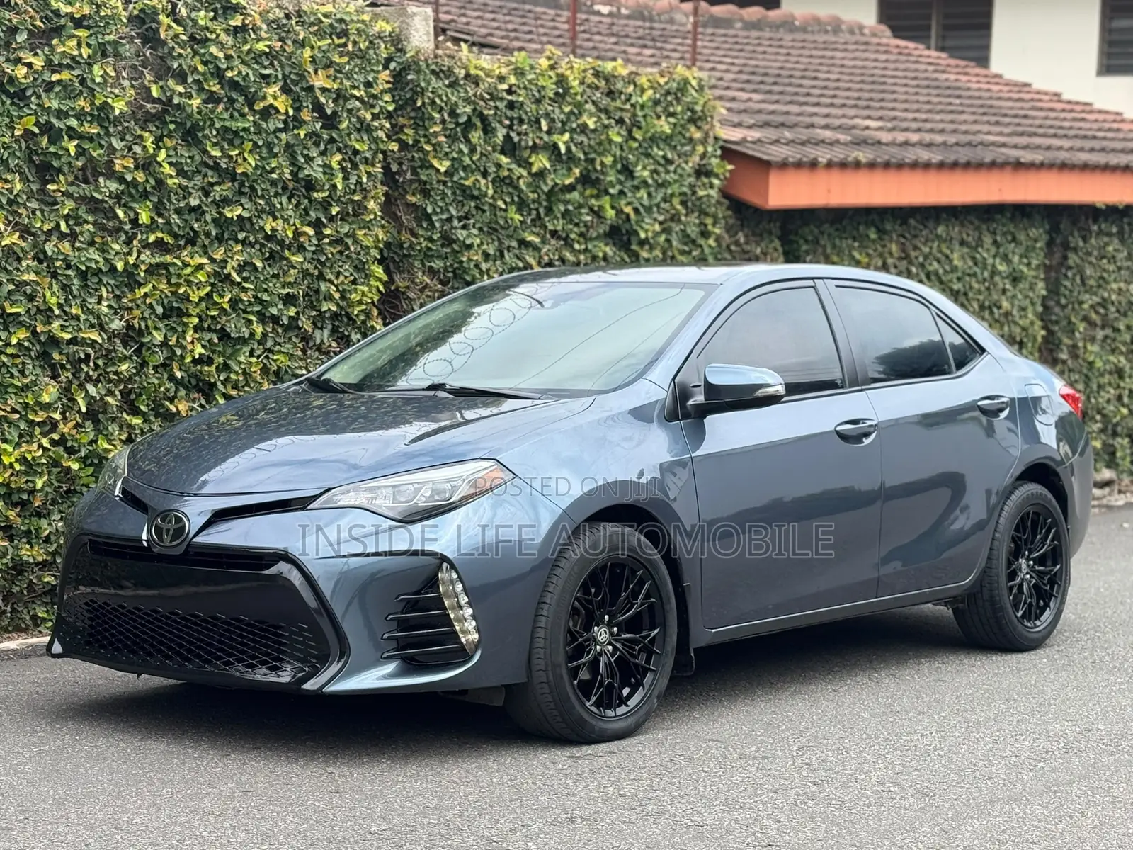 Toyota Corolla XSE 4dr Sedan (1.8L 4cyl CVT) 2017 Gray