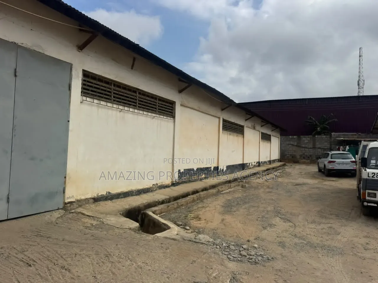1350 SQM Warehouse for Rent at Achimota Mile 7