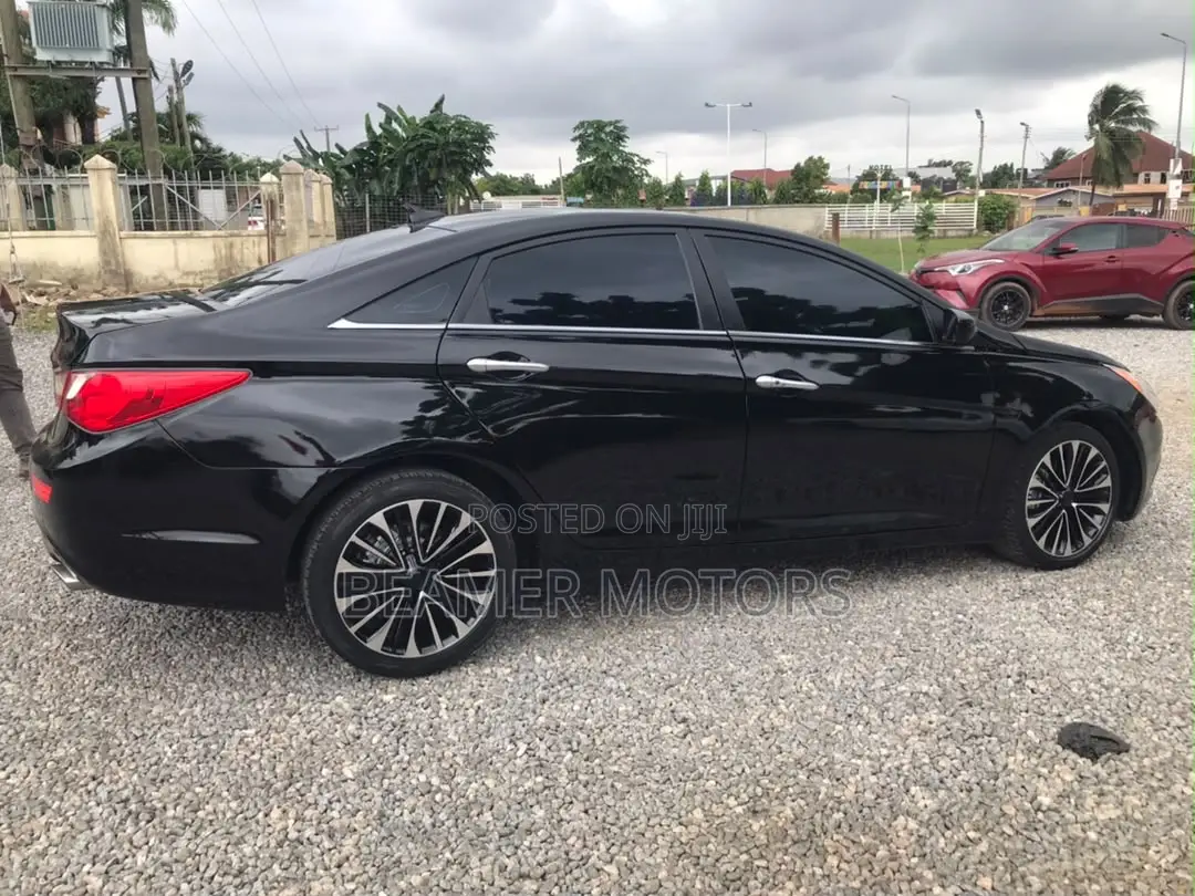 Hyundai Sonata SE Sedan FWD (2.4L 4cyl 6A) 2013 Black