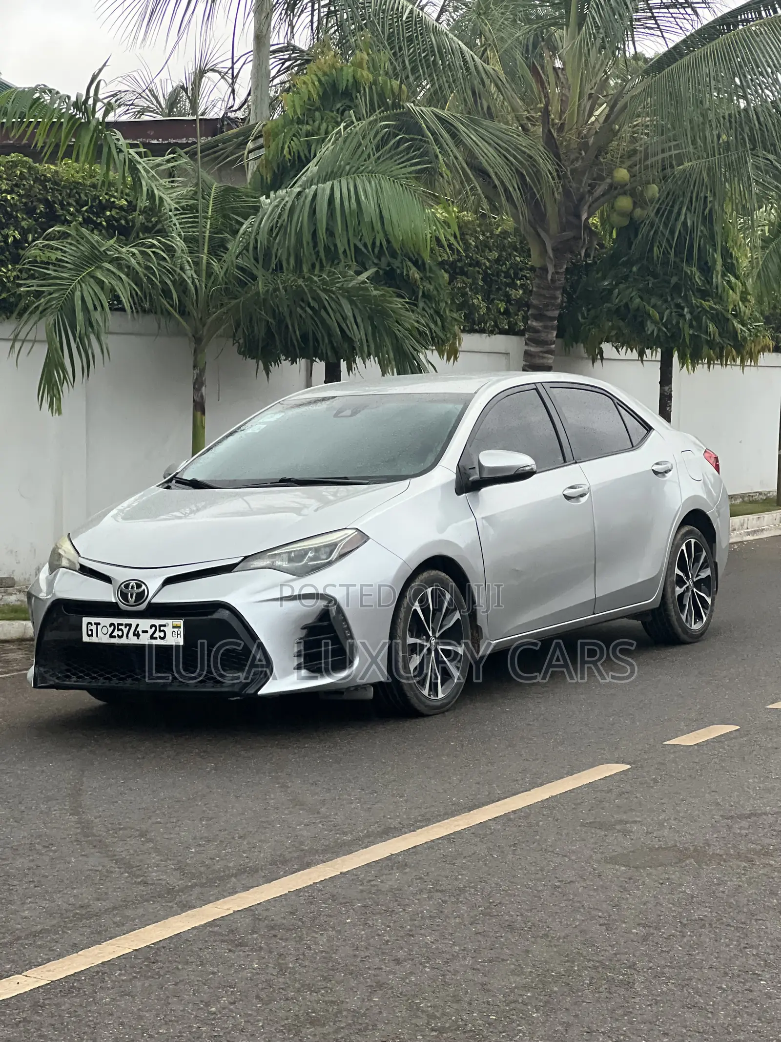Toyota Corolla SE (1.8L 4cyl 6M) 2018 Silver