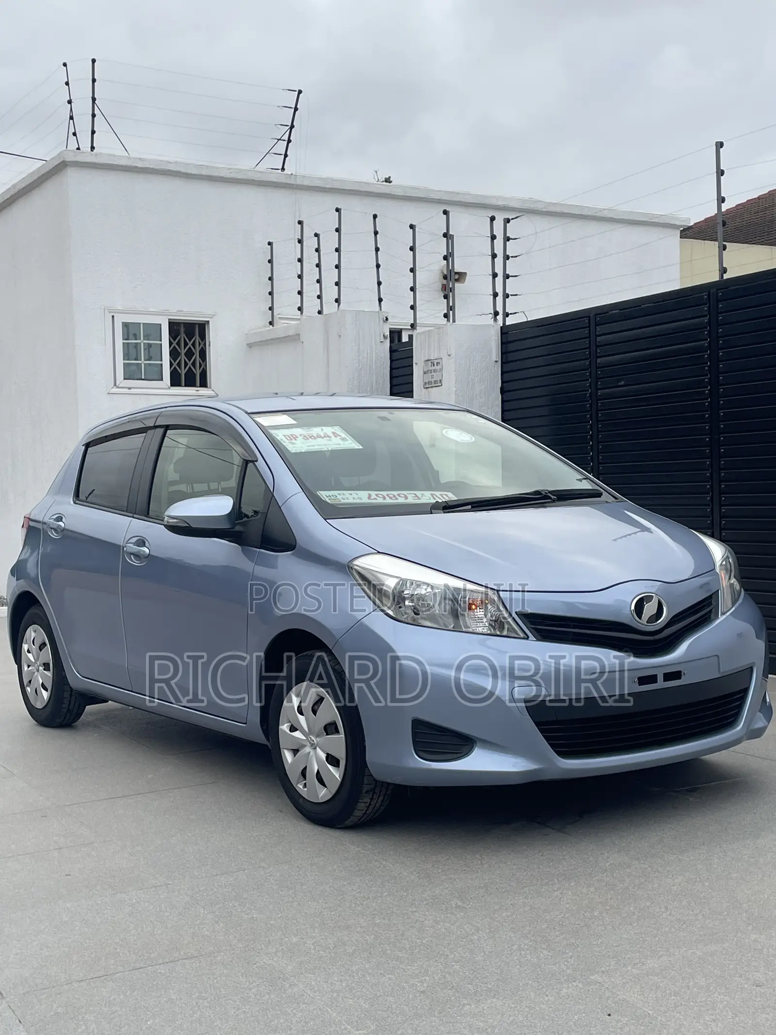 Toyota Vitz 1.3 AWD 5dr 2013 Blue