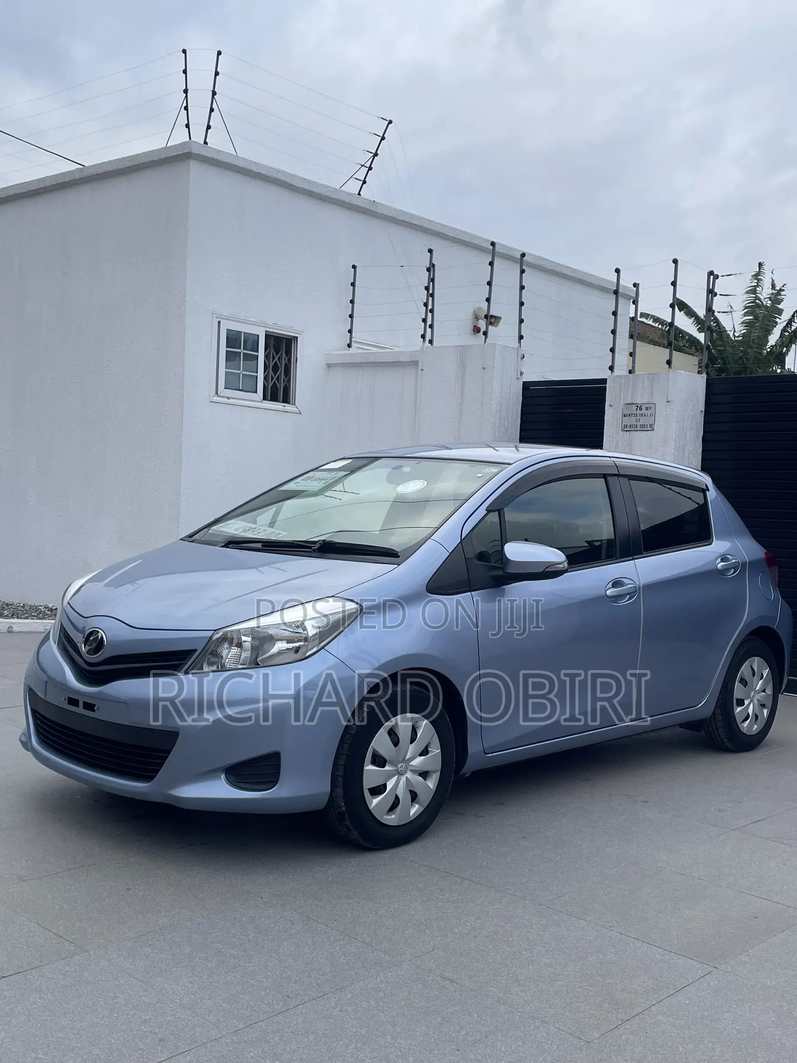 Toyota Vitz 1.3 AWD 5dr 2013 Blue