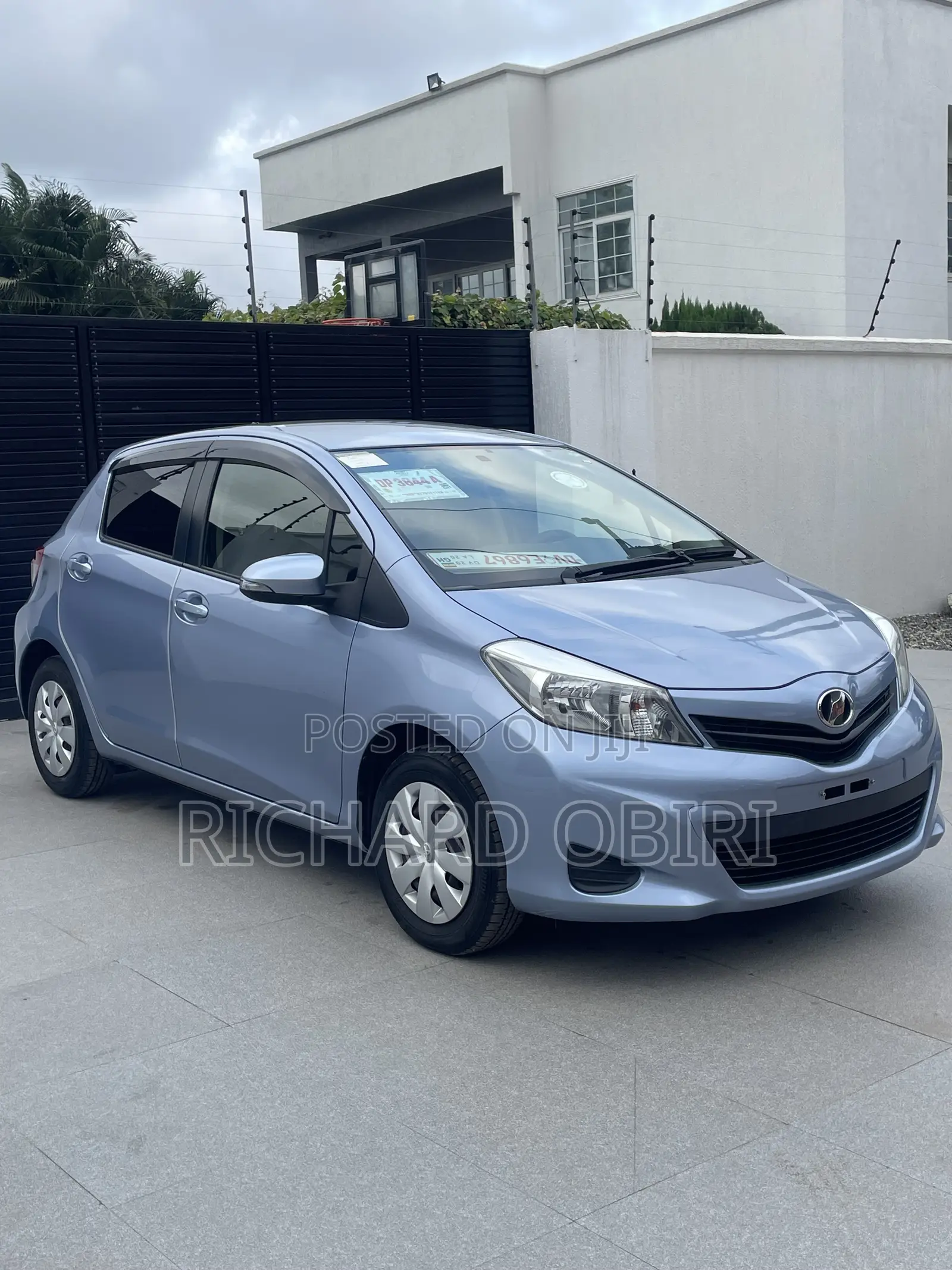 Toyota Vitz 1.3 AWD 5dr 2013 Blue