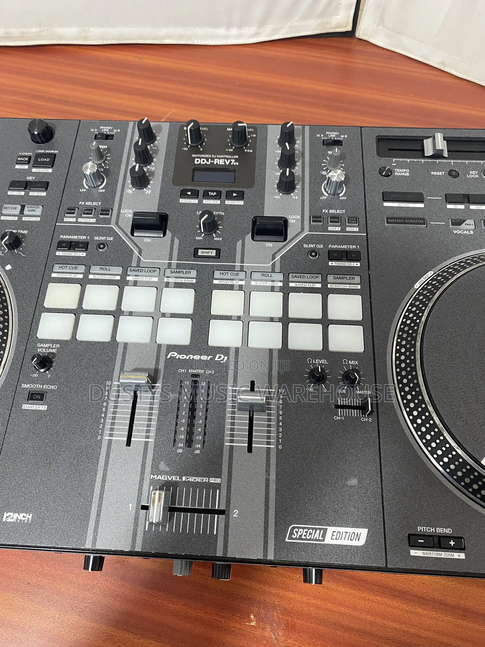 Pioneer DDJ Rev7 Customized
