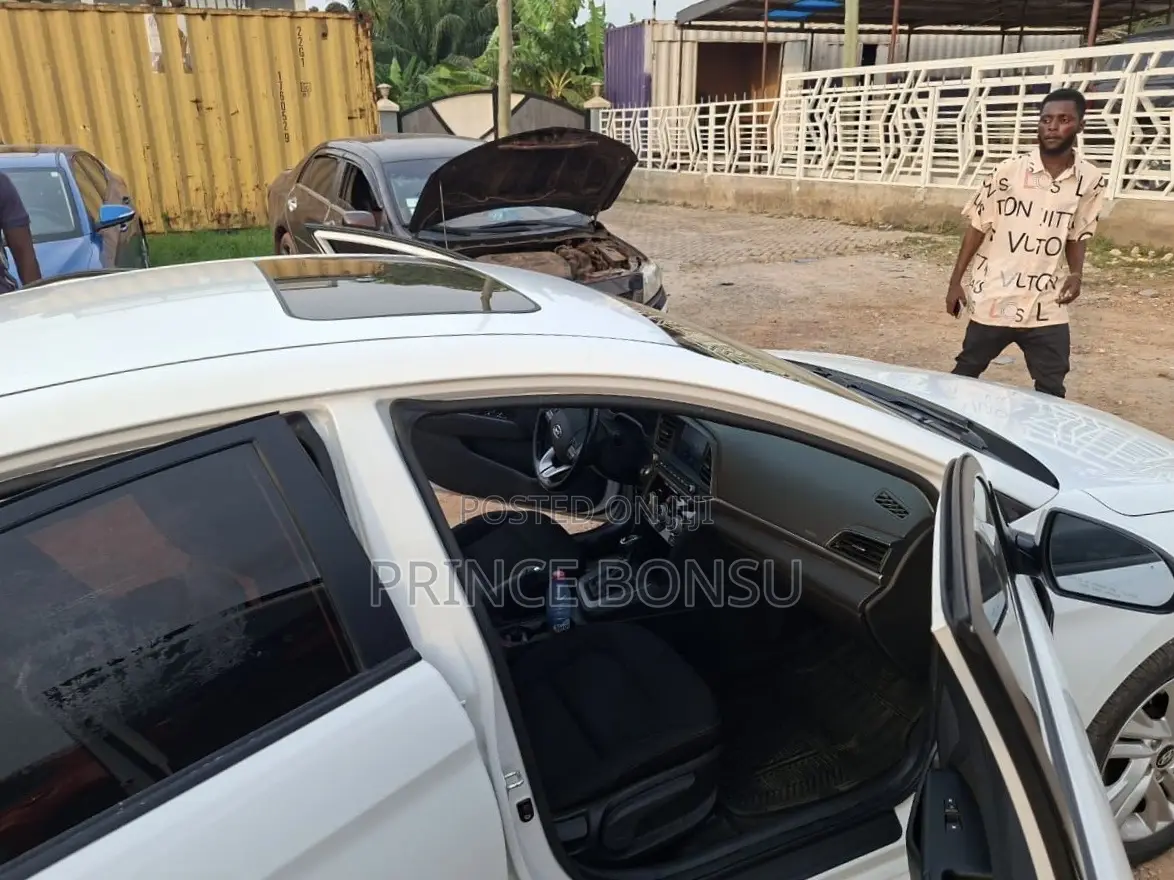 Hyundai Elantra 2020 White